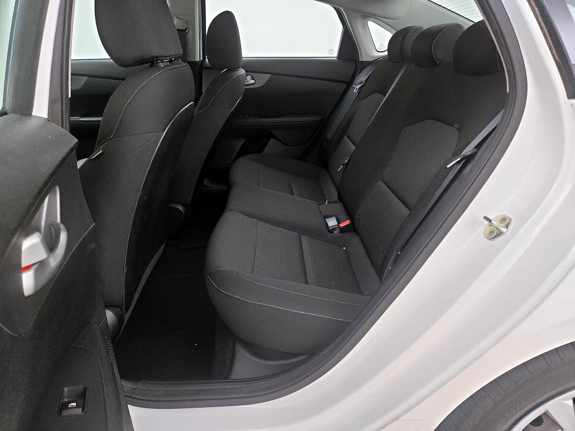 Thumbnail: 2019 Kia Forte - 19
