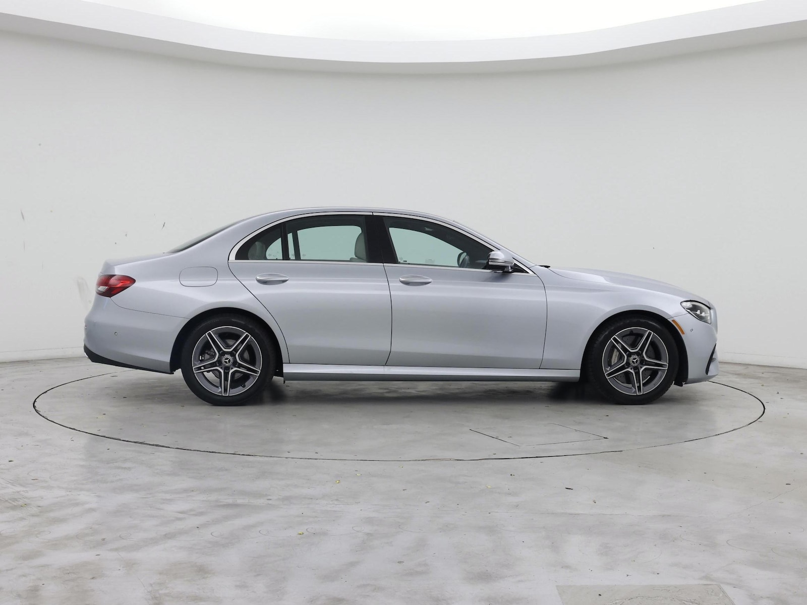 2023 Mercedes-Benz E-Class E350 - Photo 8