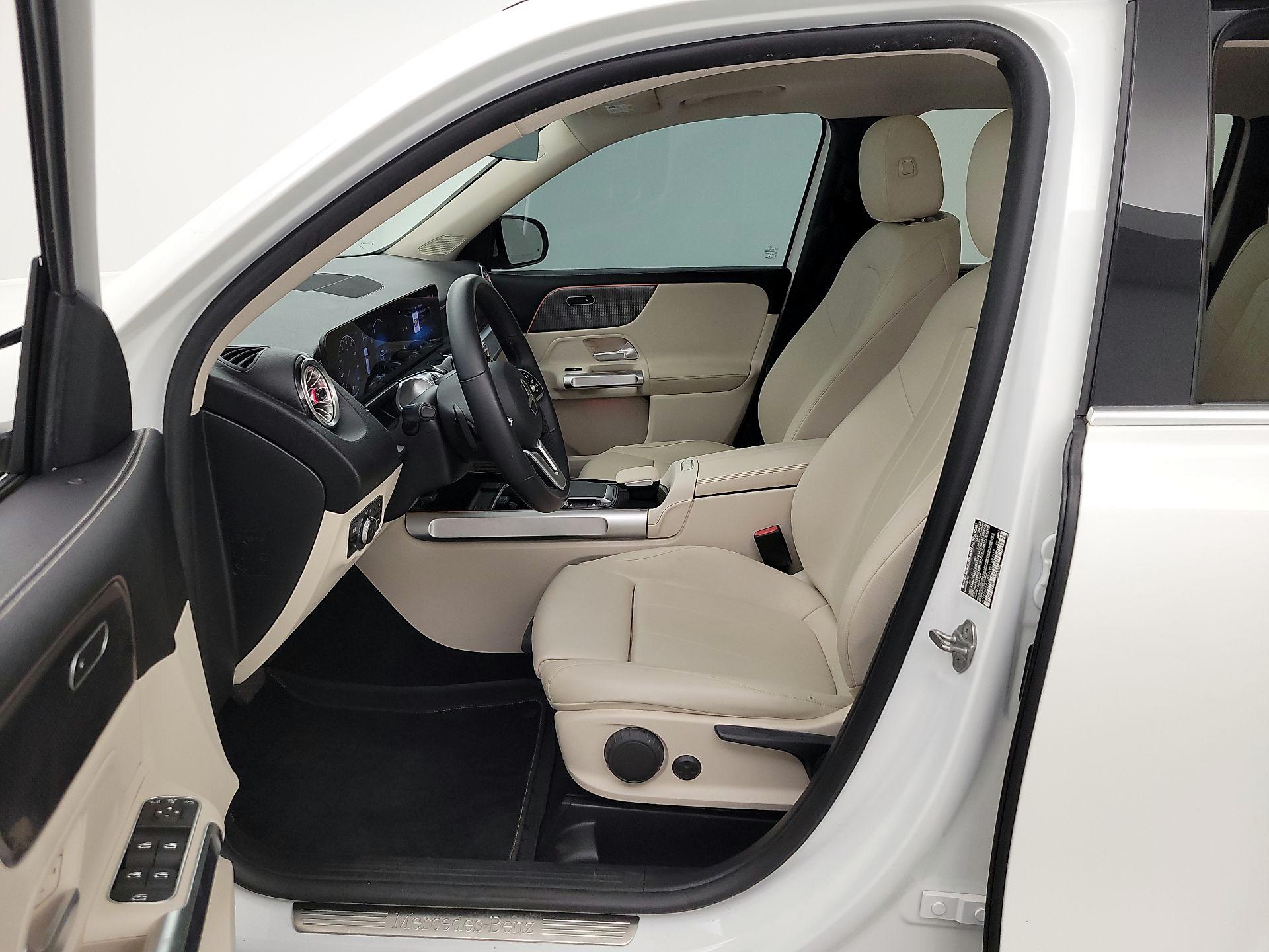 Thumbnail: 2022 Mercedes-Benz GLB - 11