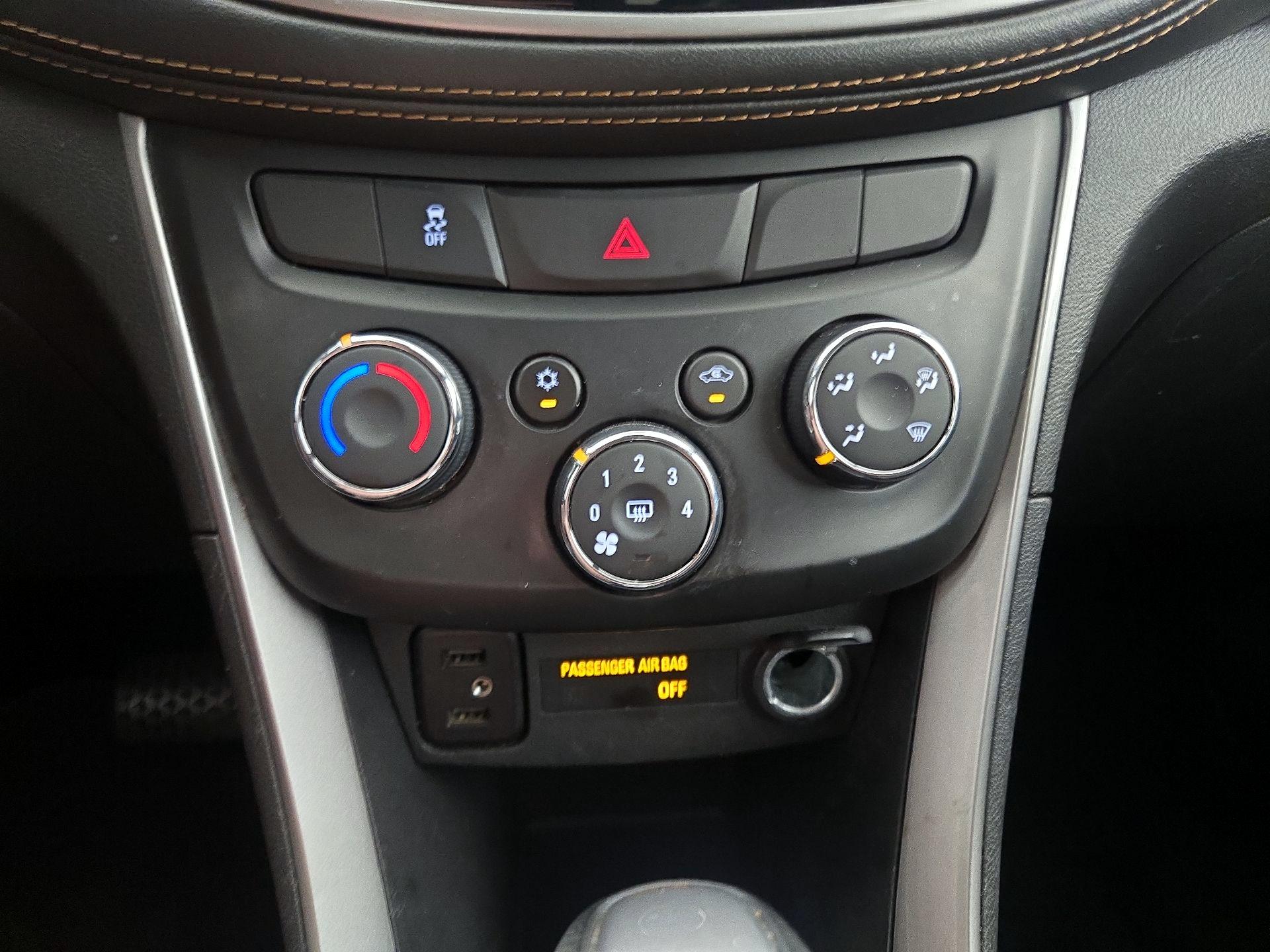 Thumbnail: 2021 Chevrolet Trax - 16