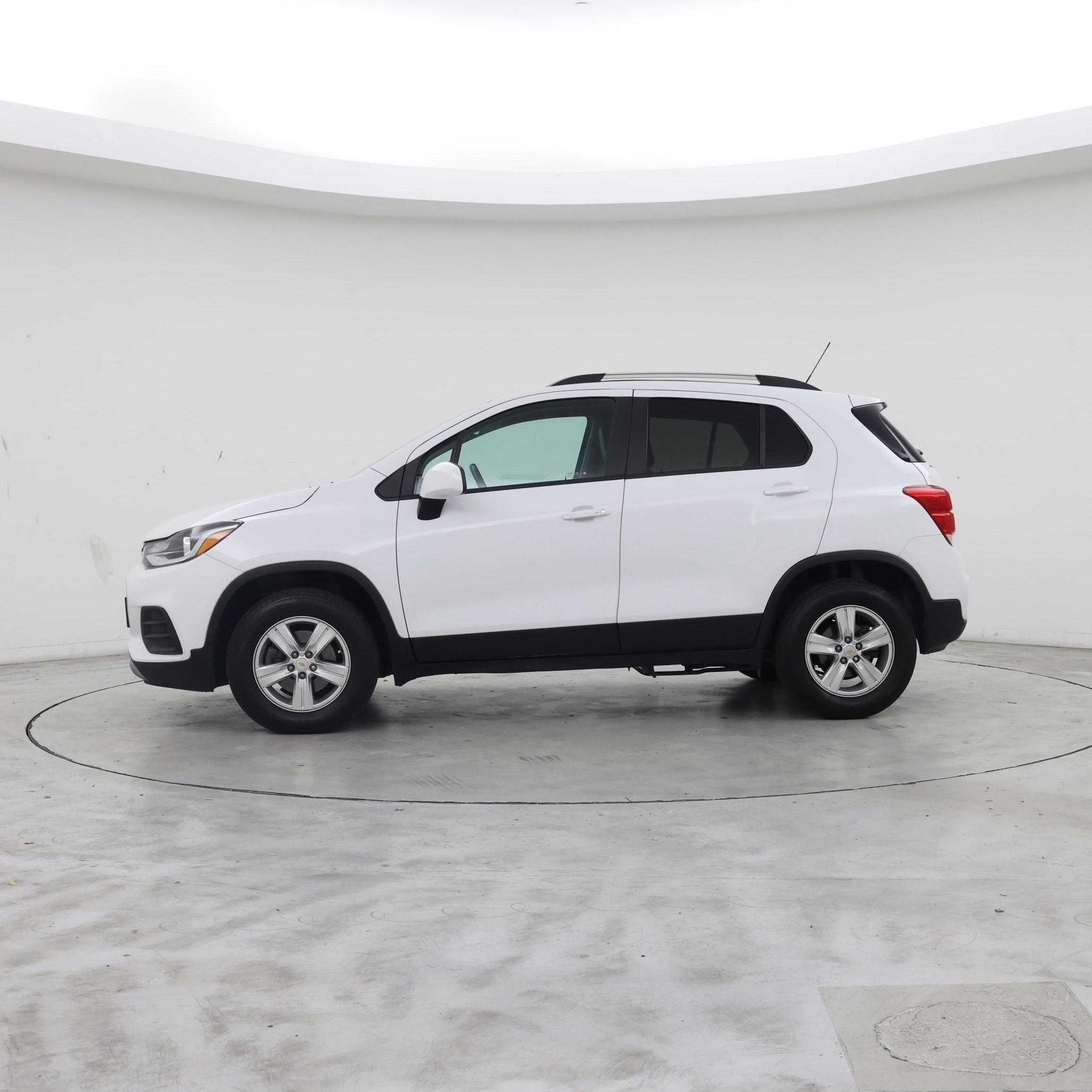 Thumbnail: 2021 Chevrolet Trax - 3