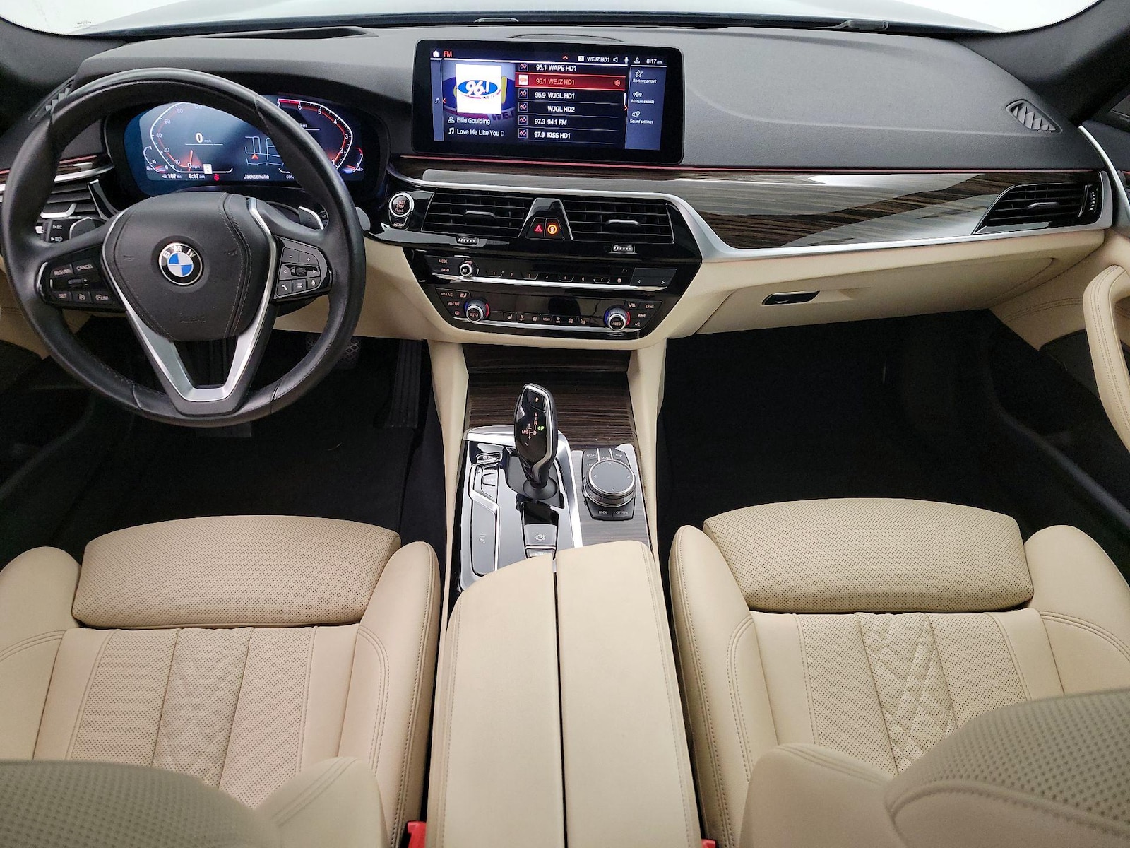 2023 BMW 5 Series 530i - Photo 10