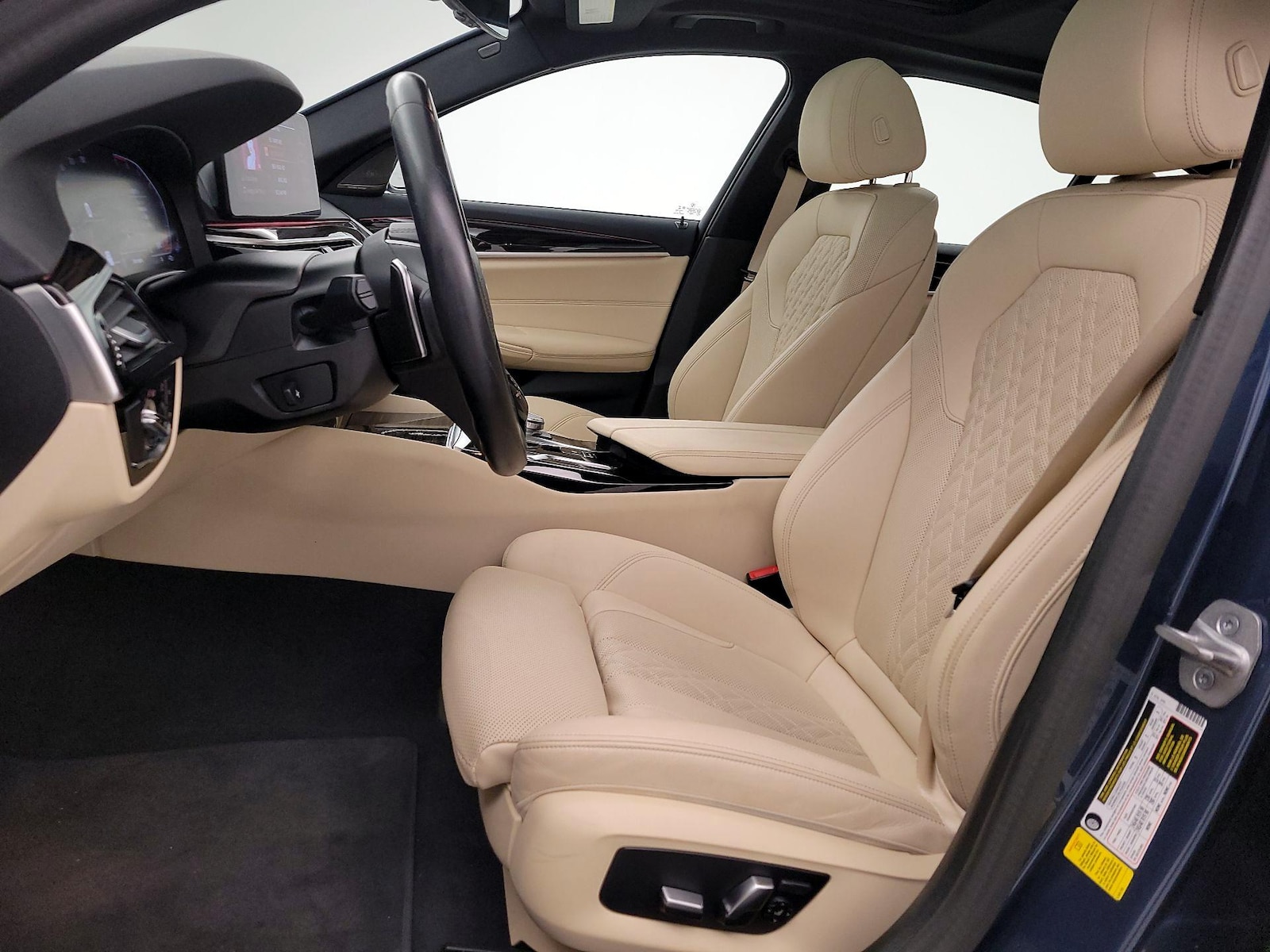2023 BMW 5 Series 530i - Photo 12
