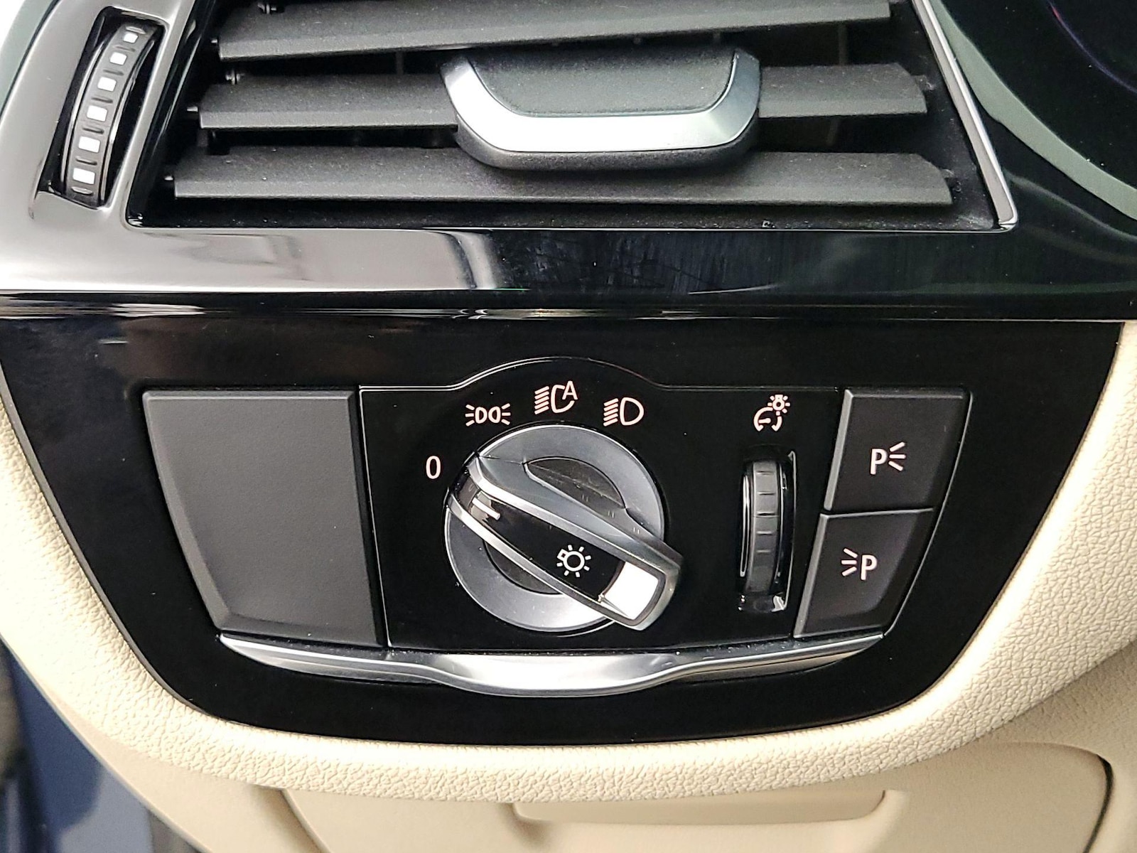 2023 BMW 5 Series 530i - Photo 14