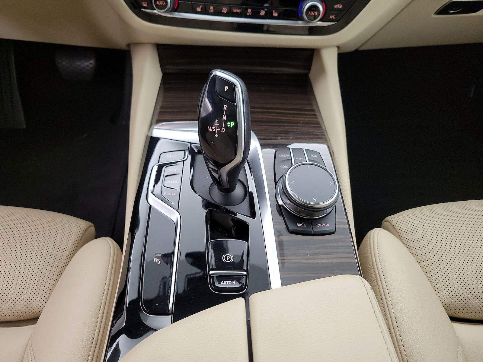 2023 BMW 5 Series 530i - Photo 19