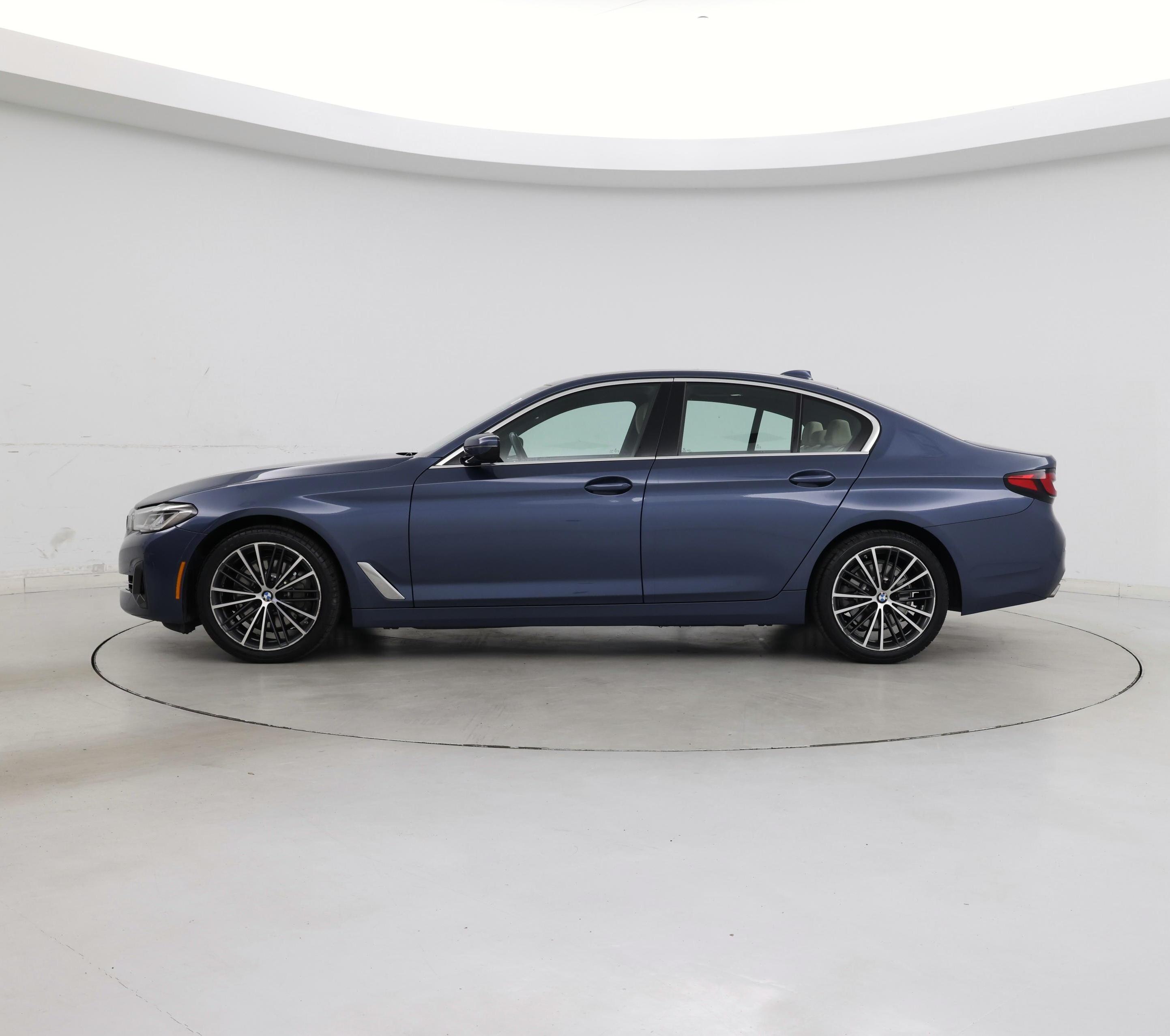 Thumbnail: 2023 BMW 5 Series - 3