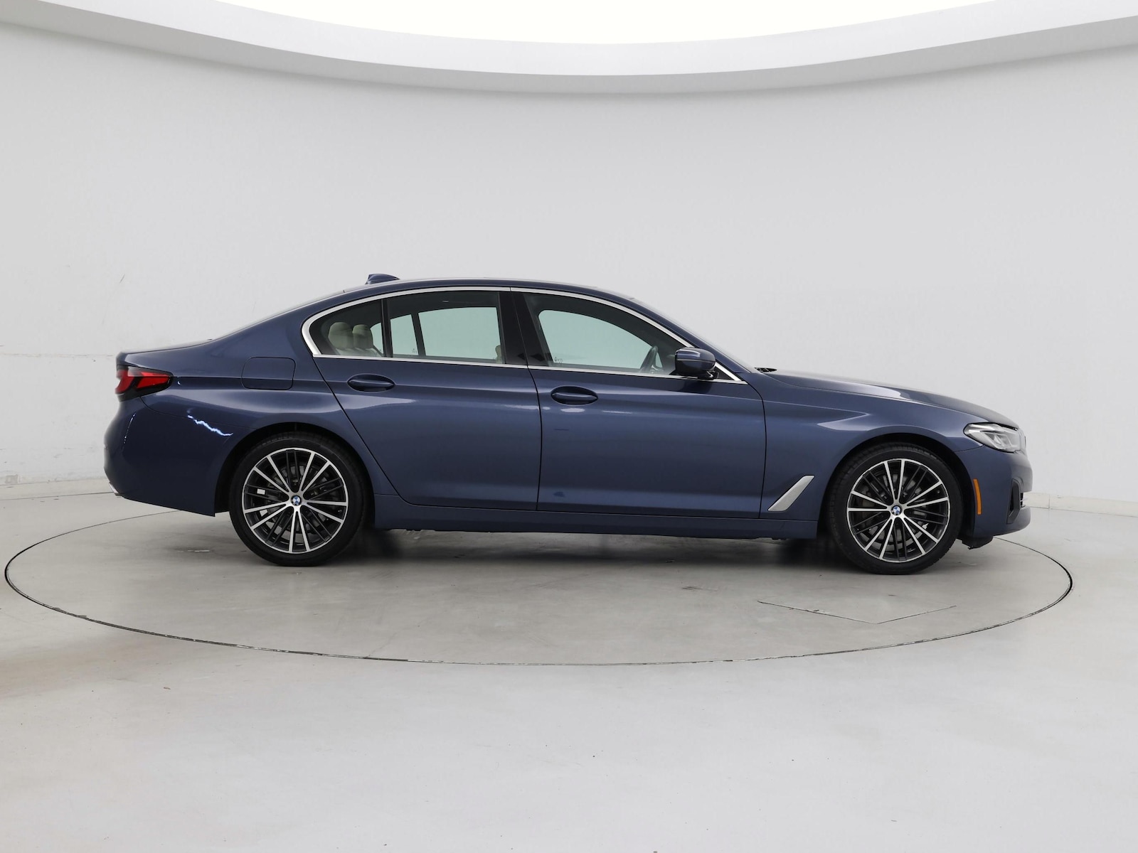 2023 BMW 5 Series 530i - Photo 8