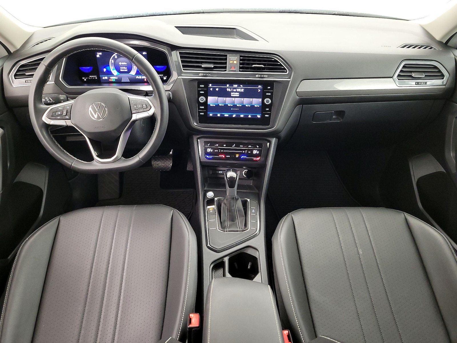 2023 Volkswagen Tiguan SE - Photo 10