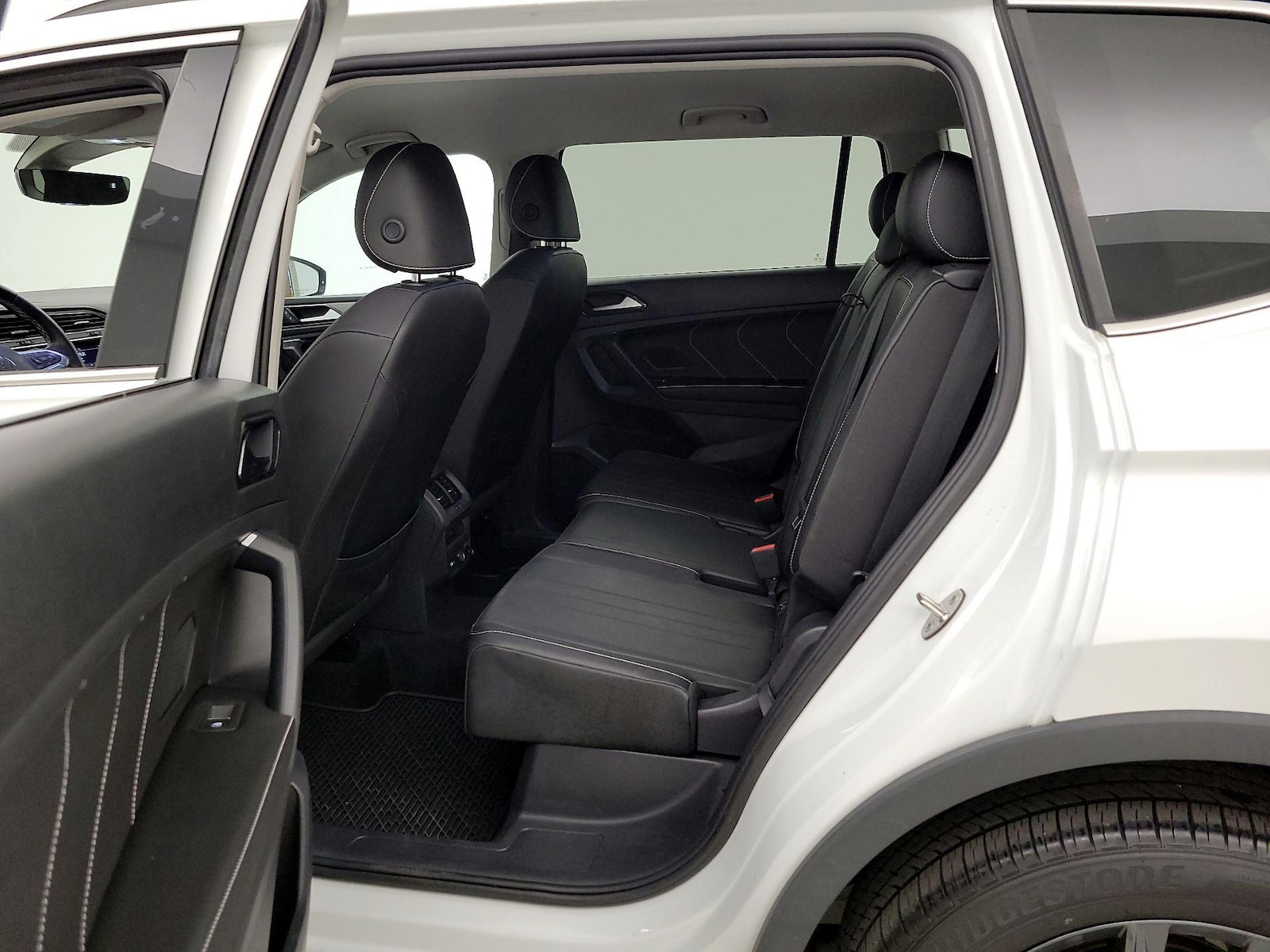 2023 Volkswagen Tiguan SE - Photo 20