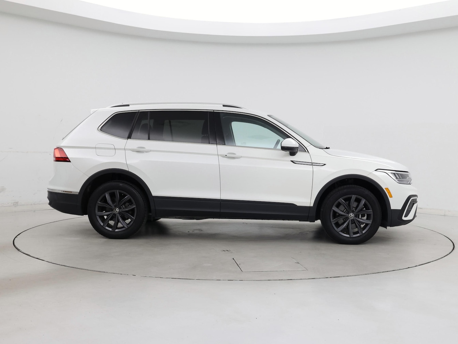 2023 Volkswagen Tiguan SE - Photo 8