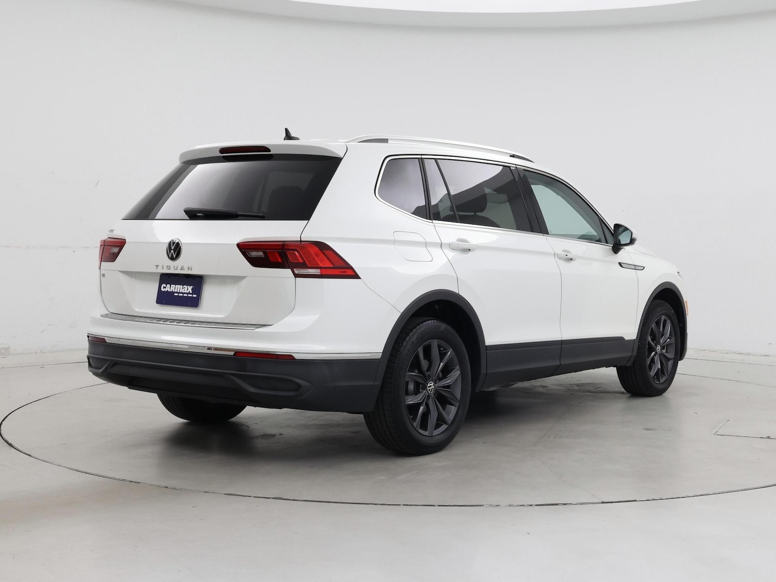 2023 Volkswagen Tiguan SE - Photo 9