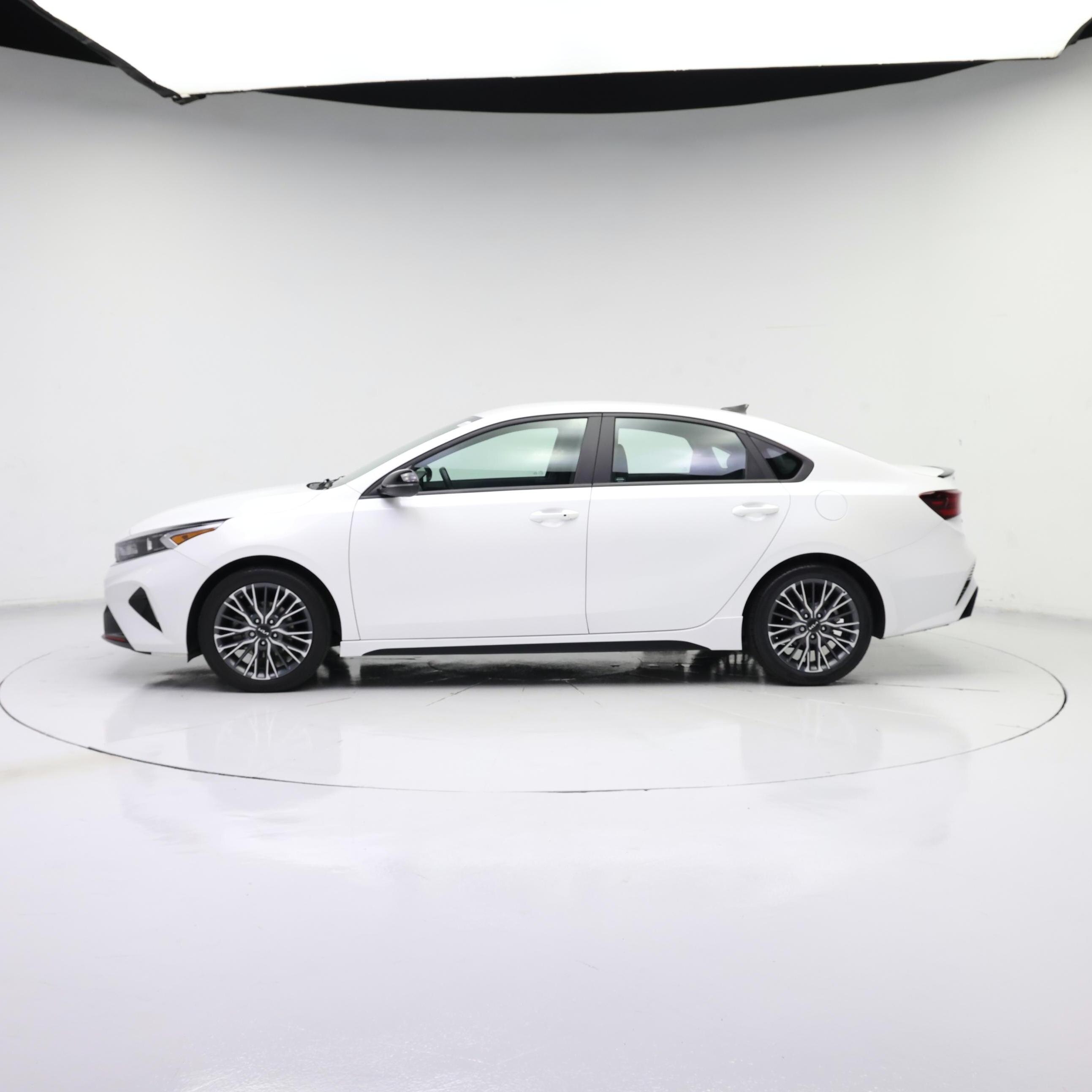 Thumbnail: 2023 Kia Forte - 3