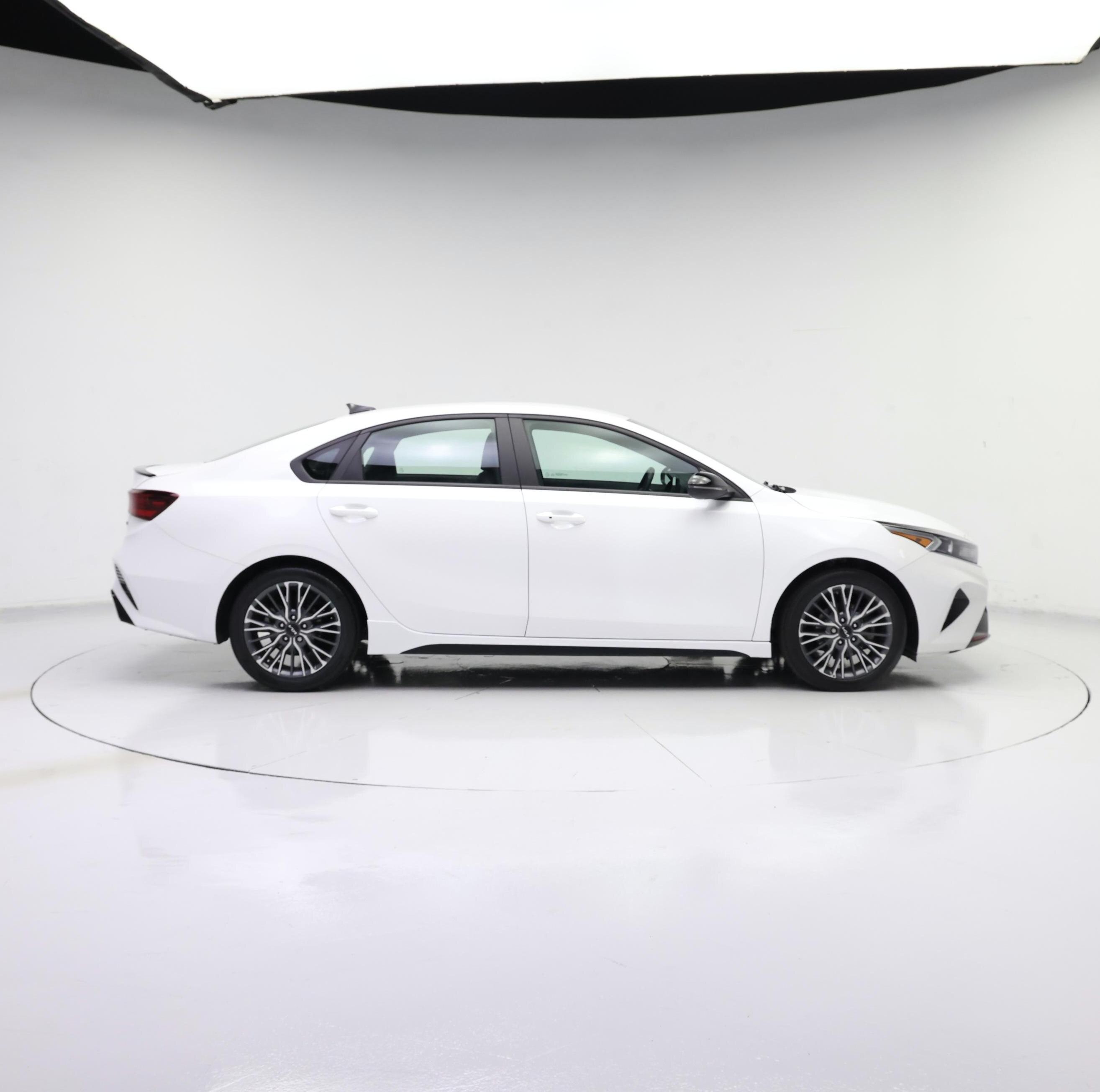 Thumbnail: 2023 Kia Forte - 7