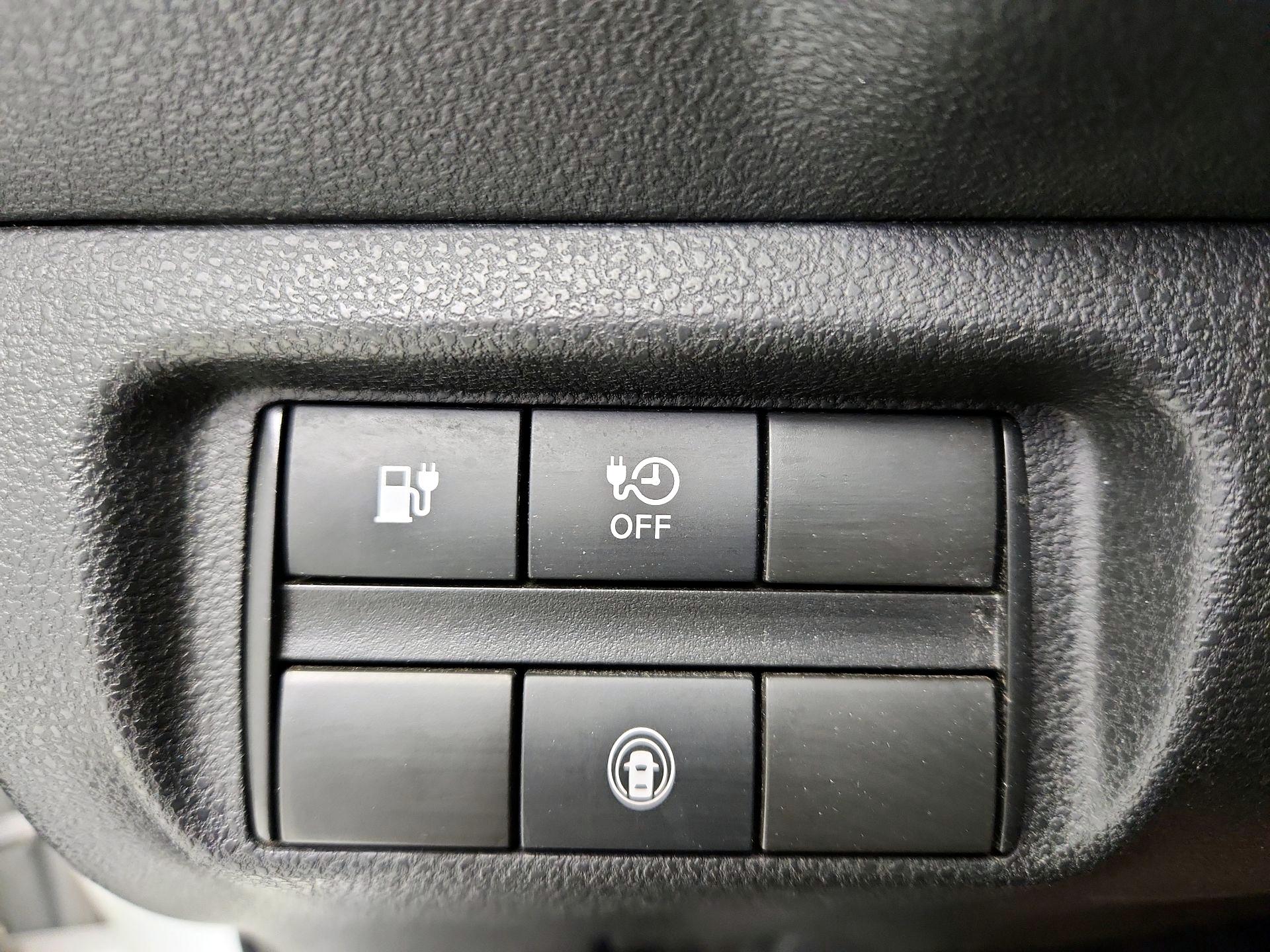 Thumbnail: 2020 Nissan Leaf - 13