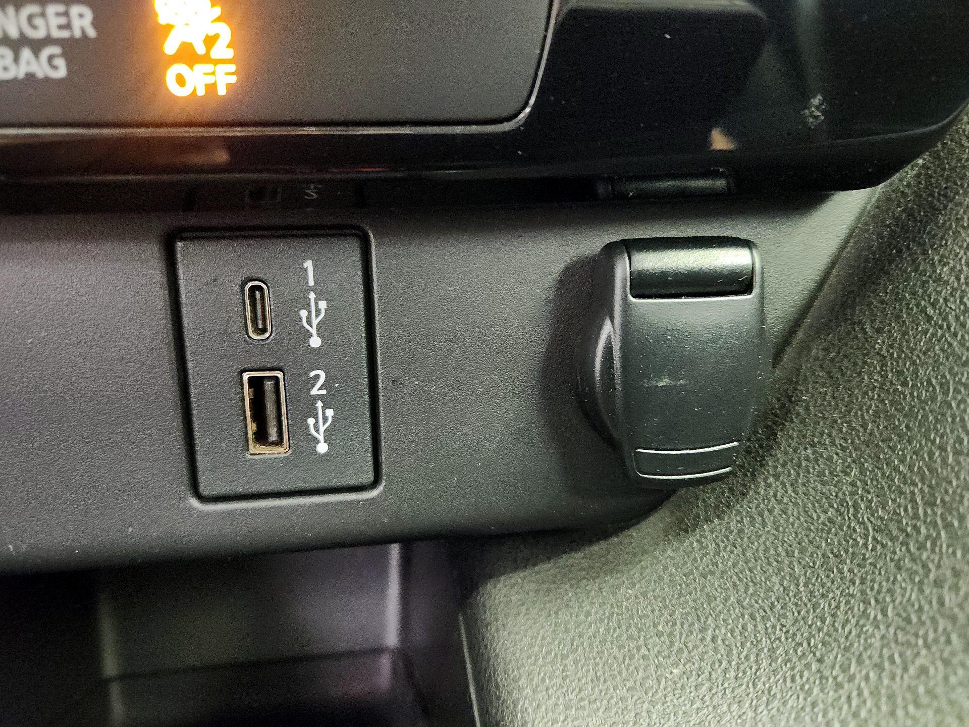 Thumbnail: 2020 Nissan Leaf - 19