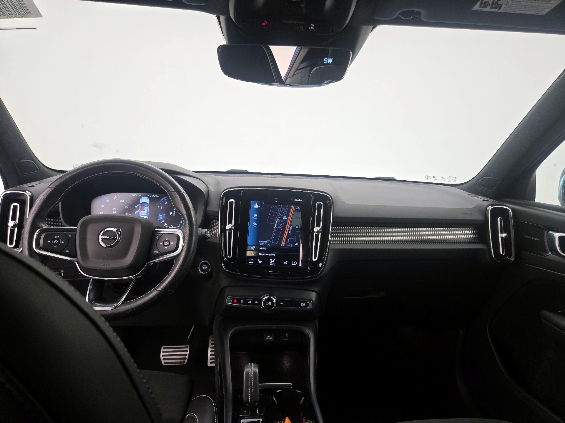 Thumbnail: 2021 Volvo XC40 - 9