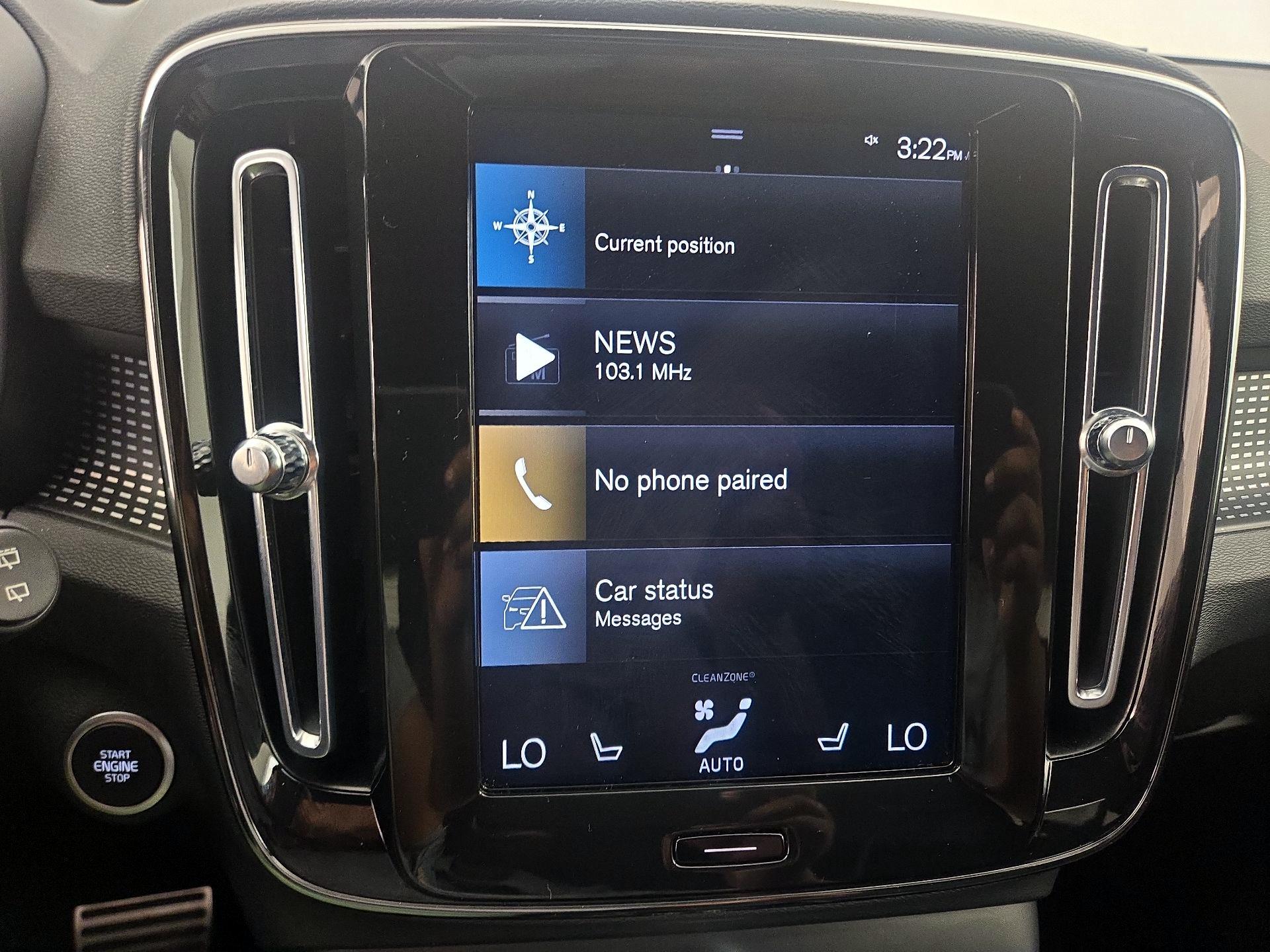 Thumbnail: 2021 Volvo XC40 - 16