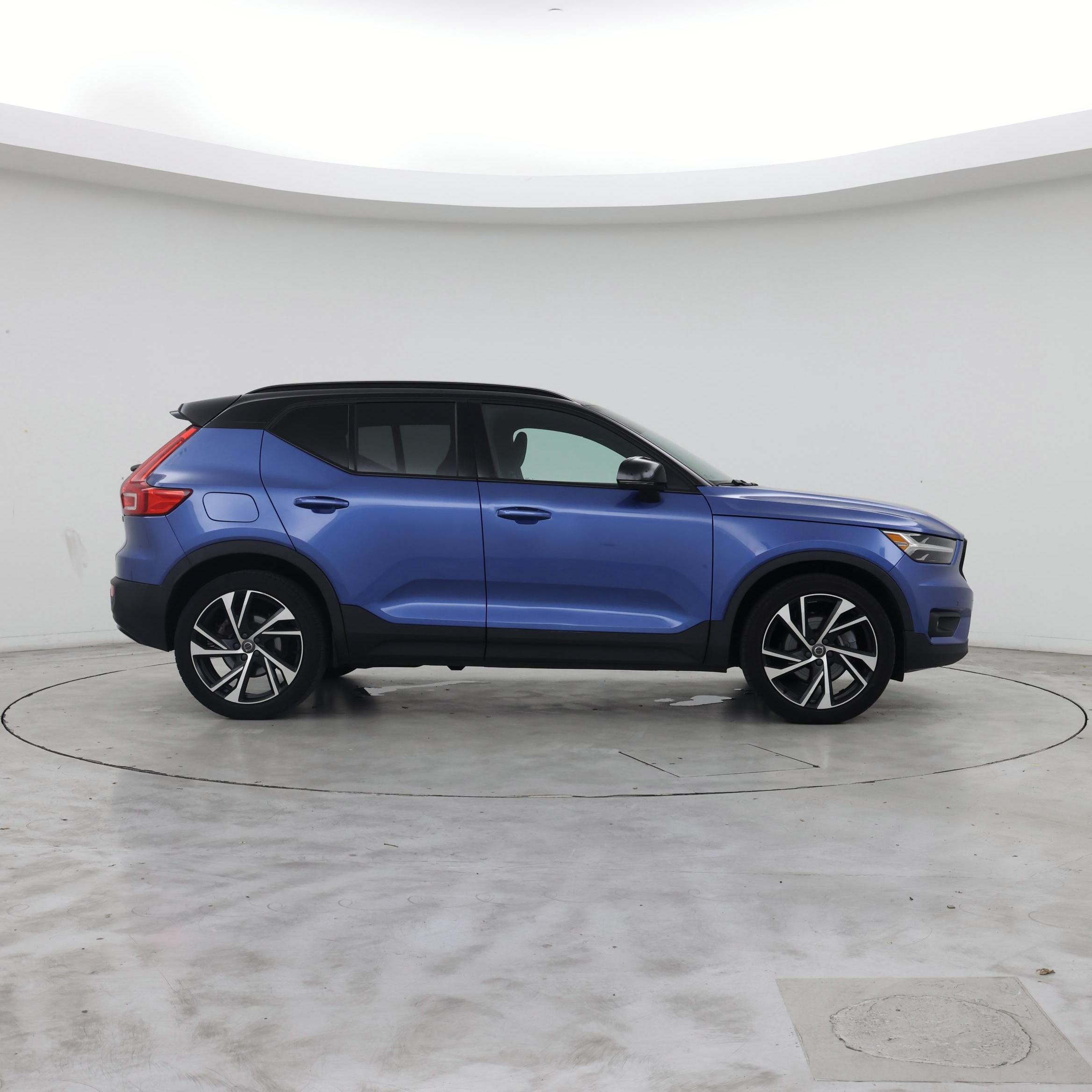 Thumbnail: 2021 Volvo XC40 - 7