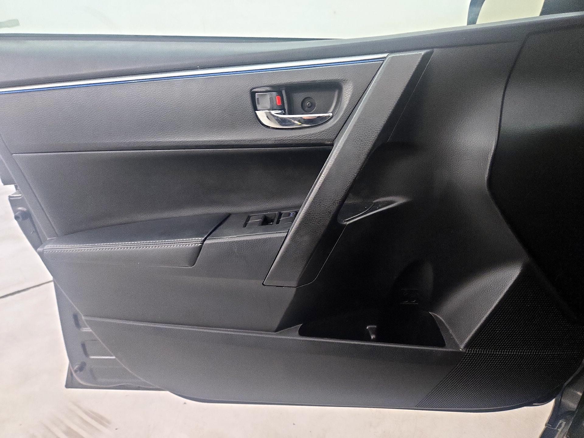 Thumbnail: 2016 Toyota Corolla - 12