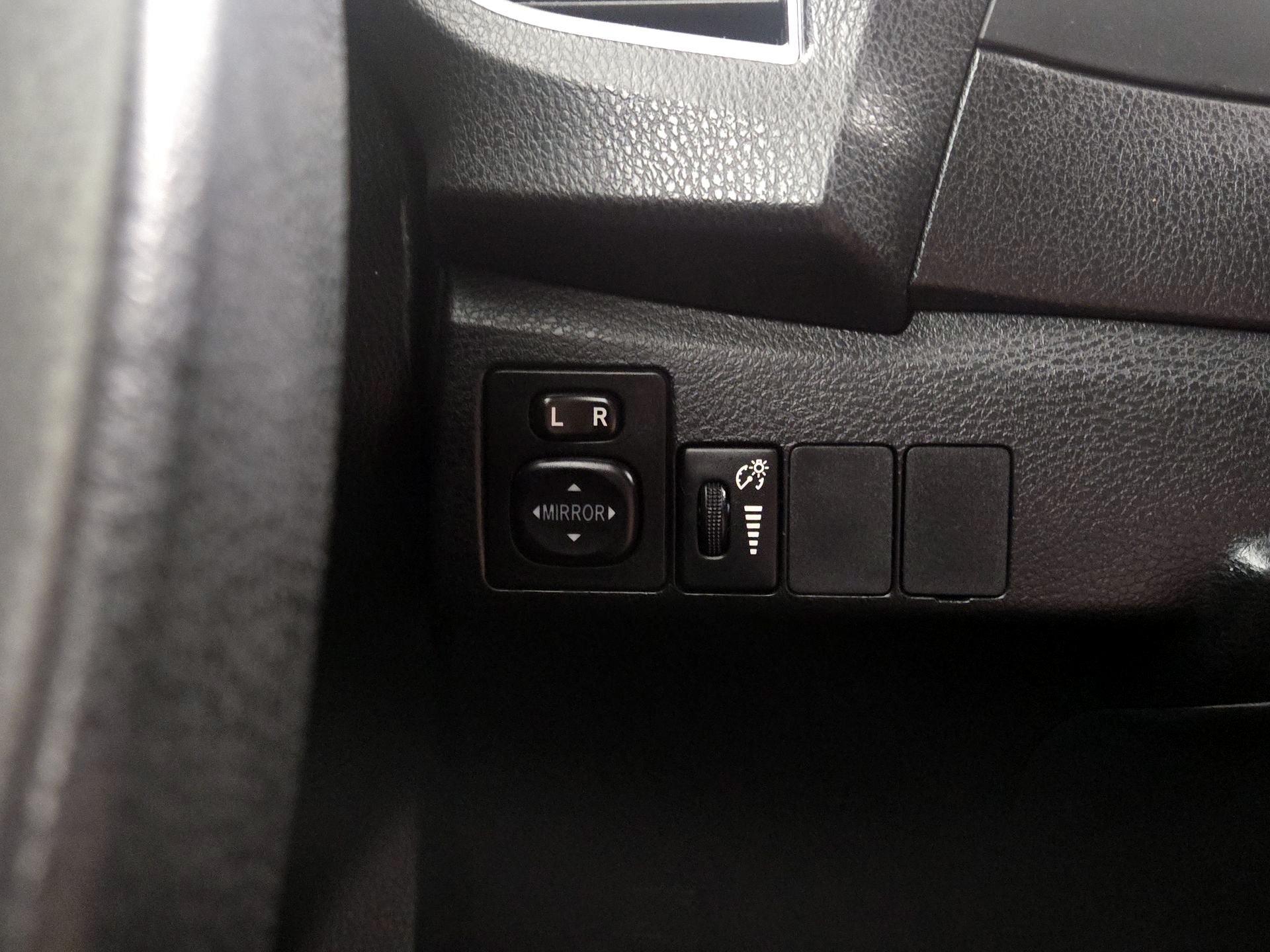 Thumbnail: 2016 Toyota Corolla - 13