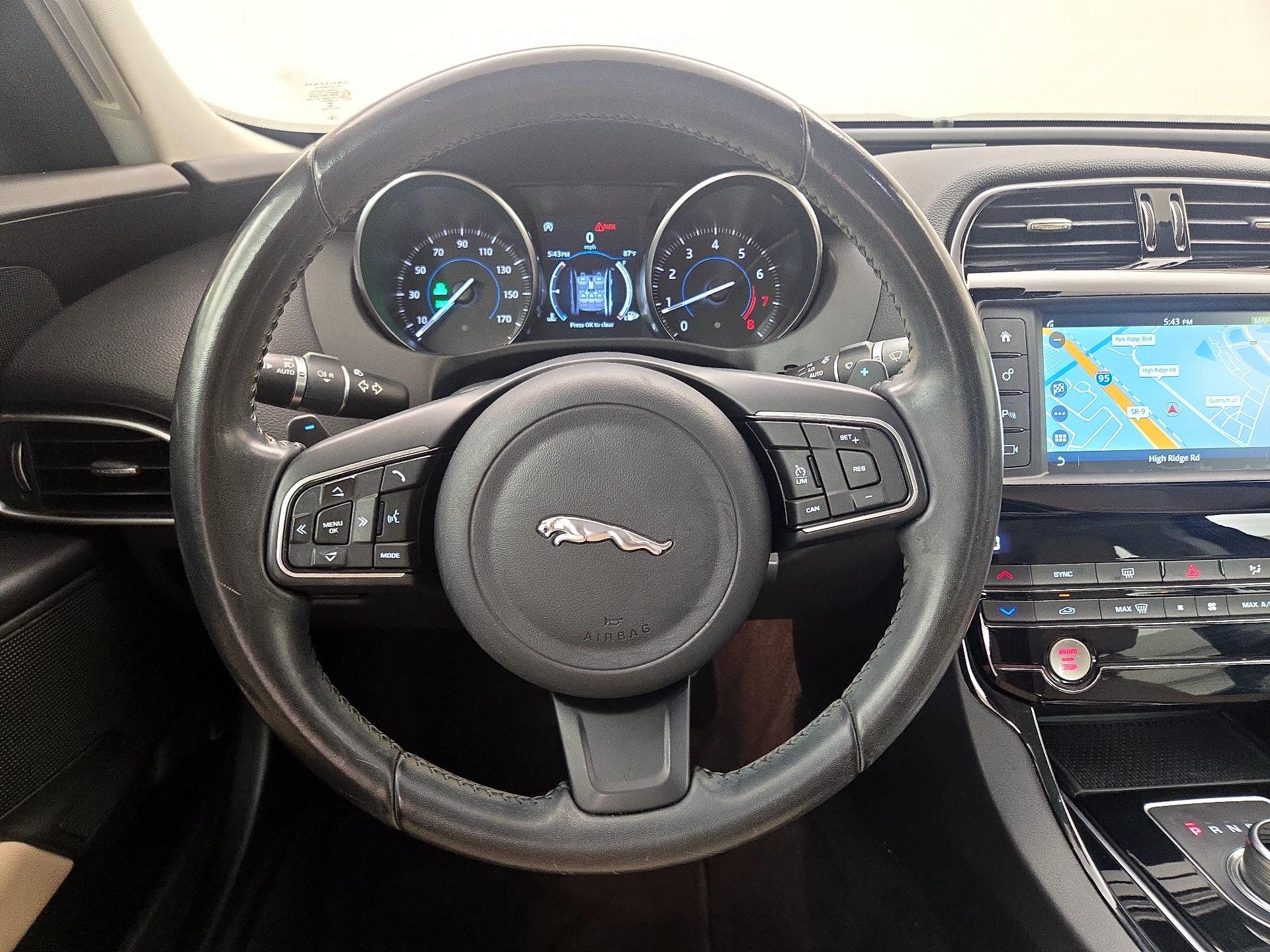 Thumbnail: 2018 Jaguar XE - 10