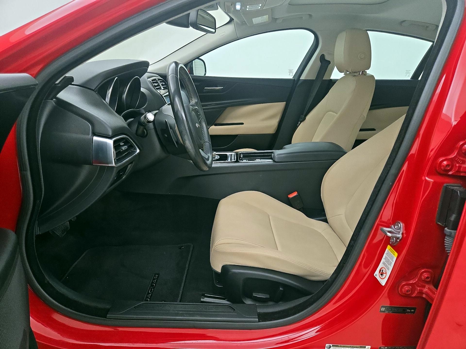 Thumbnail: 2018 Jaguar XE - 11