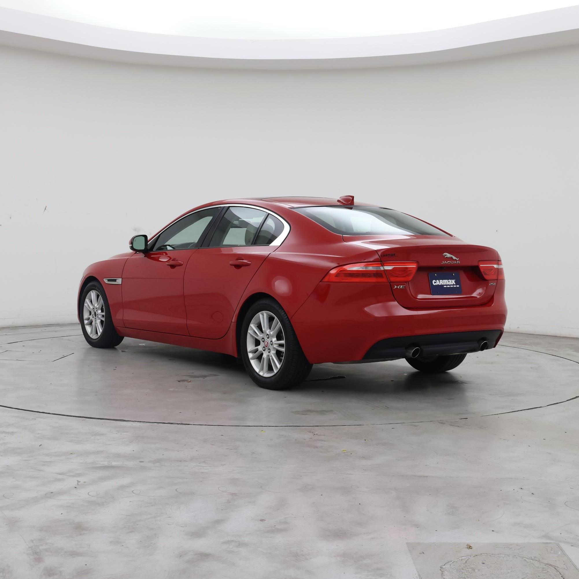 Thumbnail: 2018 Jaguar XE - 2