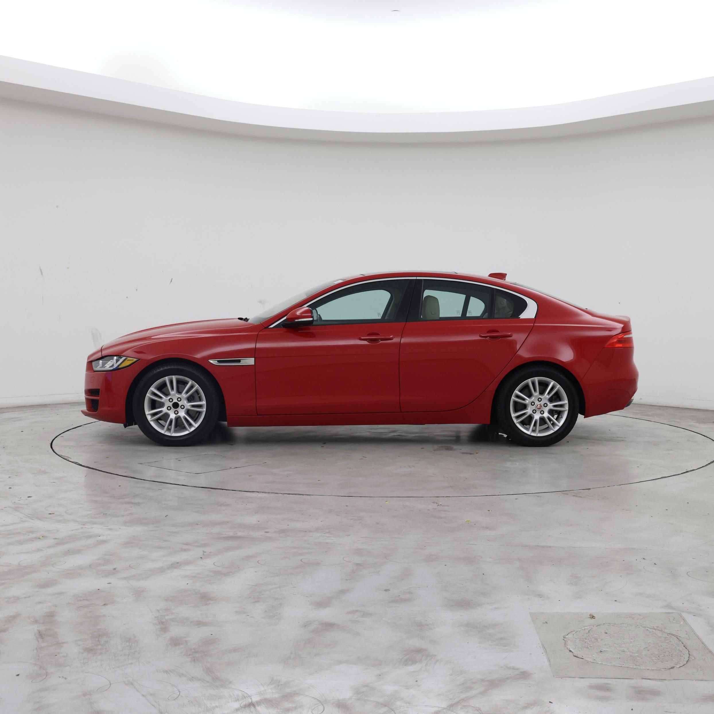 Thumbnail: 2018 Jaguar XE - 3