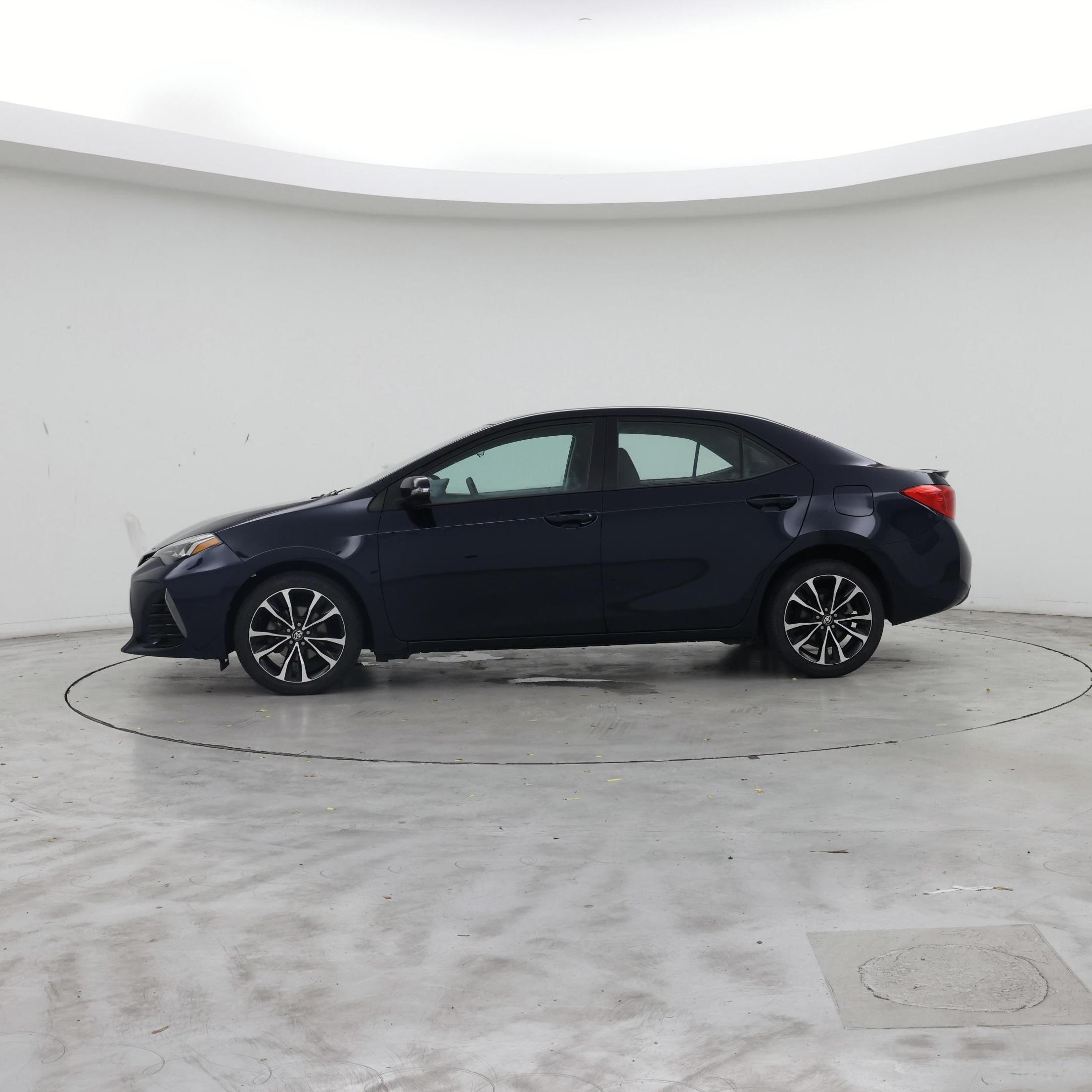 Thumbnail: 2018 Toyota Corolla - 3