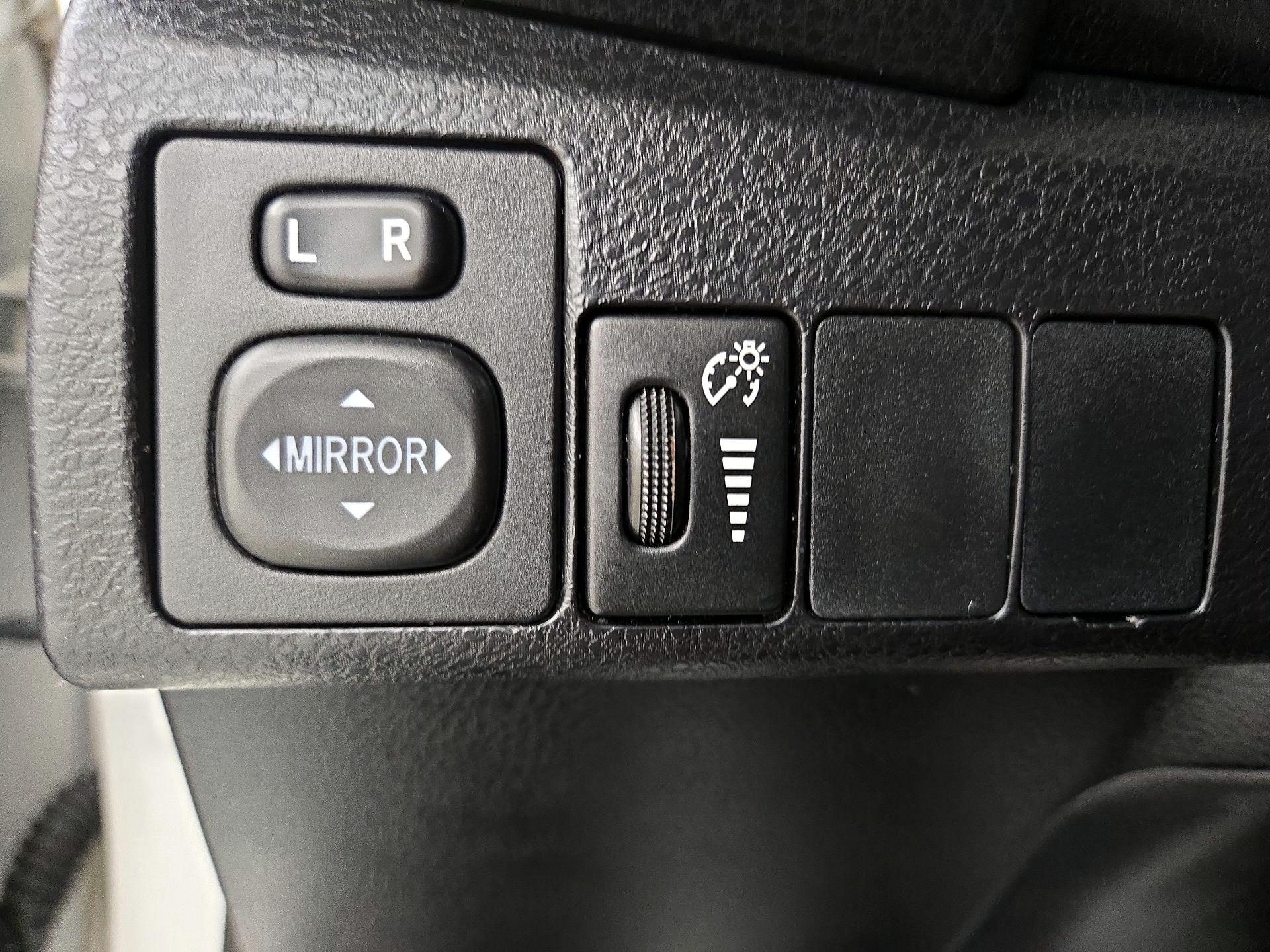 Thumbnail: 2015 Toyota Corolla - 13