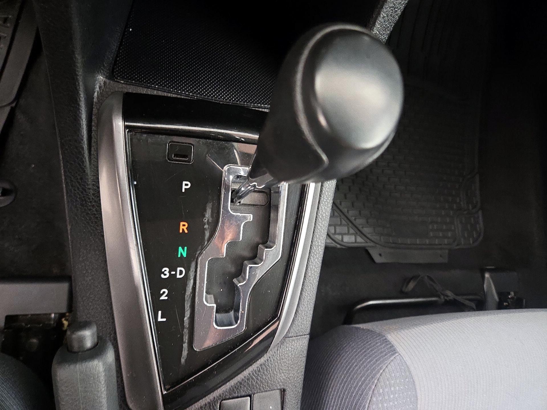Thumbnail: 2015 Toyota Corolla - 16