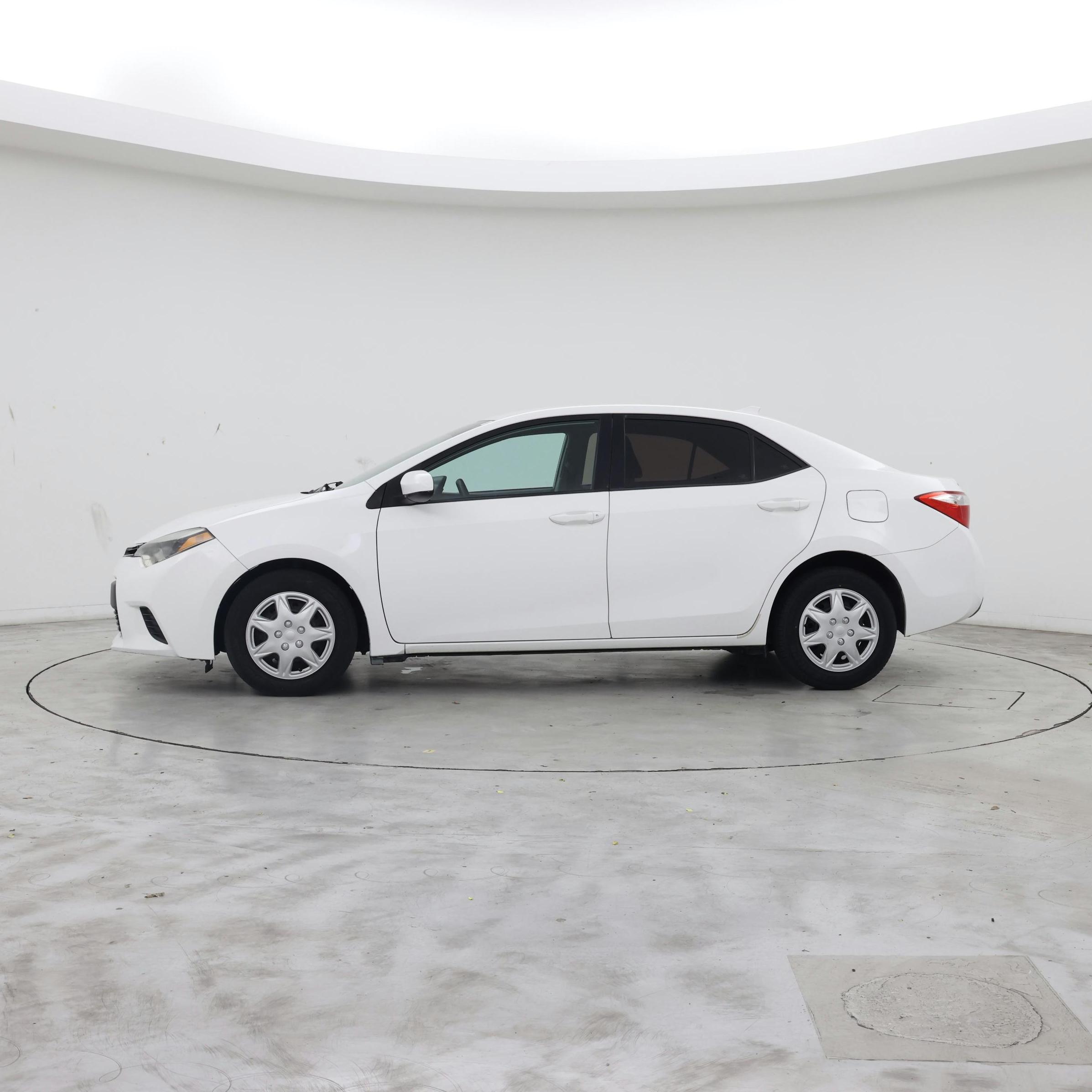 Thumbnail: 2015 Toyota Corolla - 3