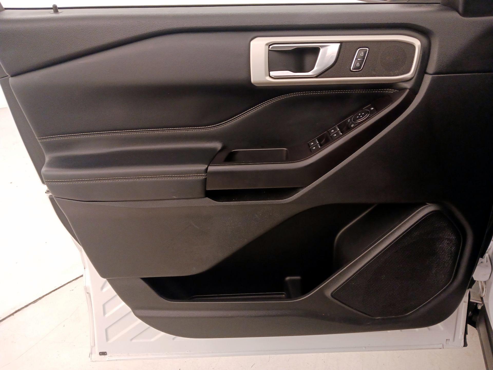 Thumbnail: 2020 Ford Explorer - 12