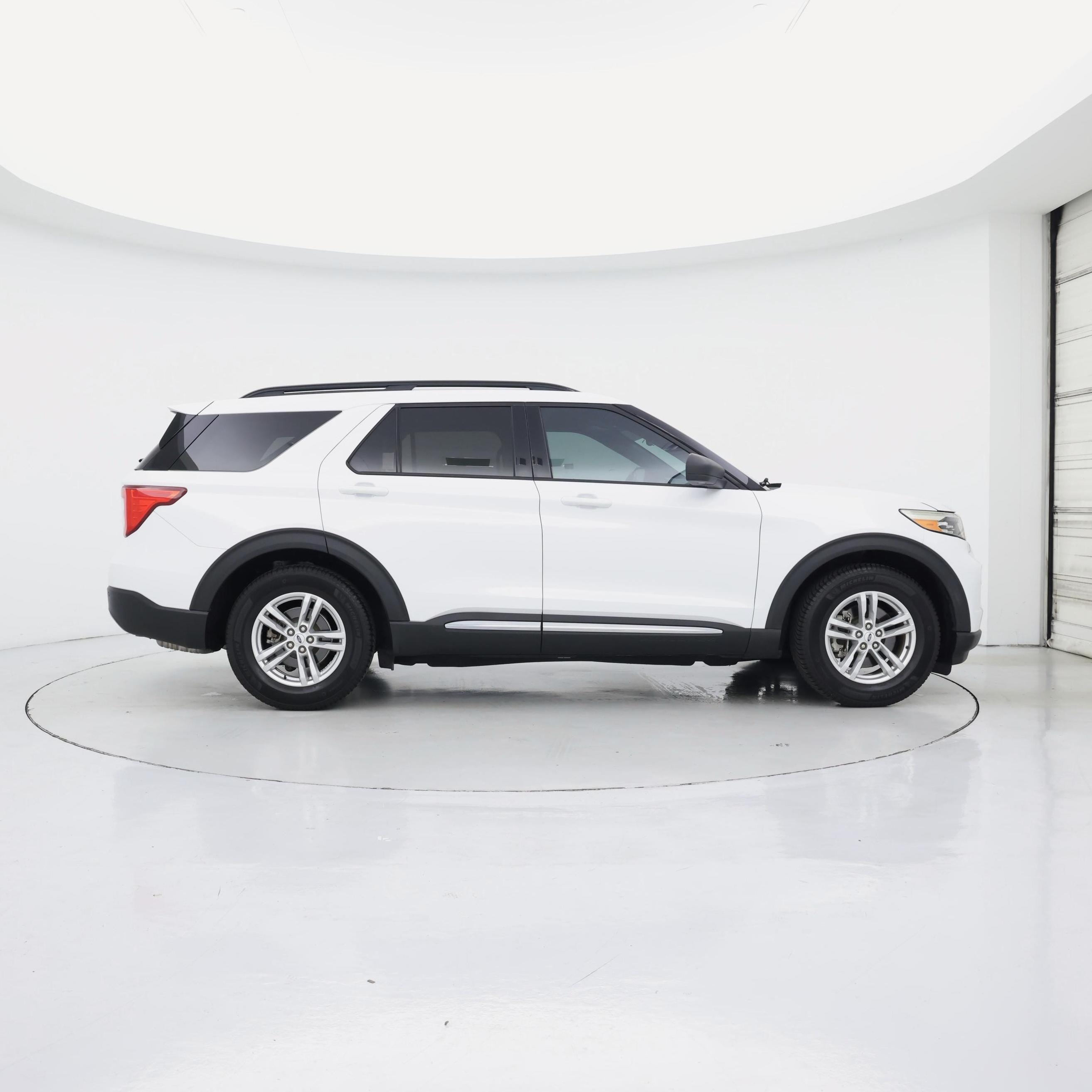 Thumbnail: 2020 Ford Explorer - 7