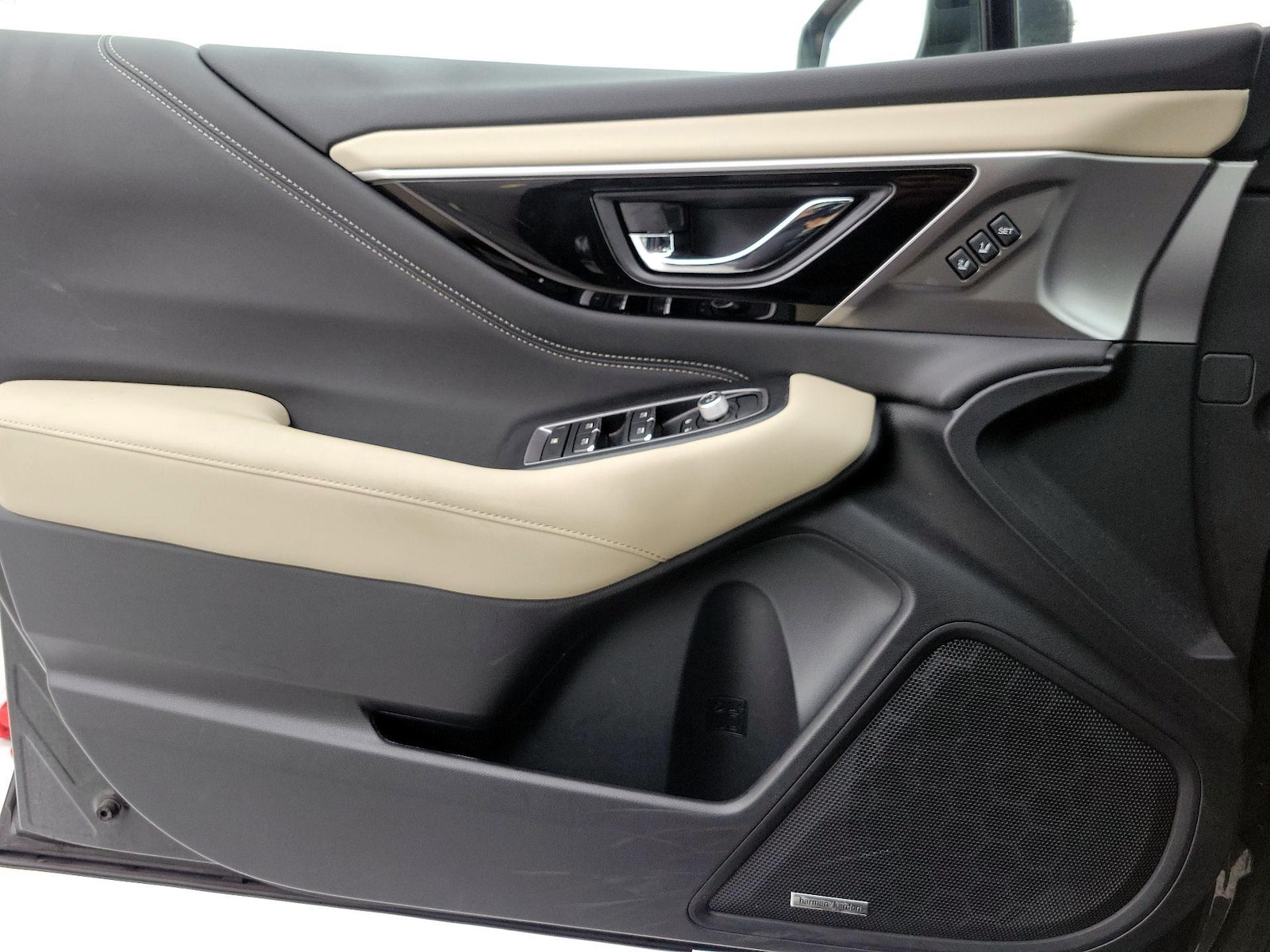 2022 Subaru Outback Limited - Photo 13