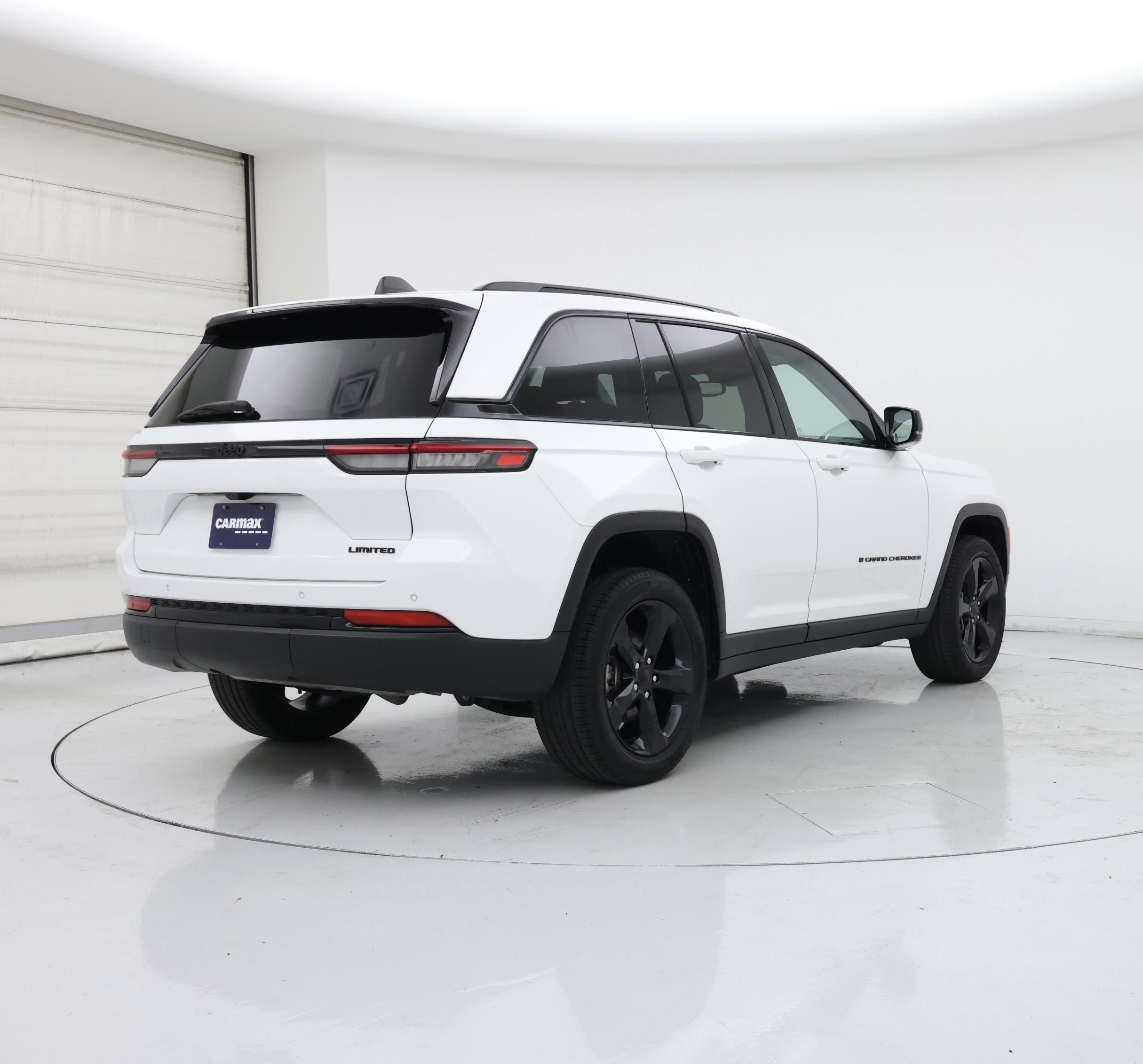Thumbnail: 2023 Jeep Grand Cherokee - 8