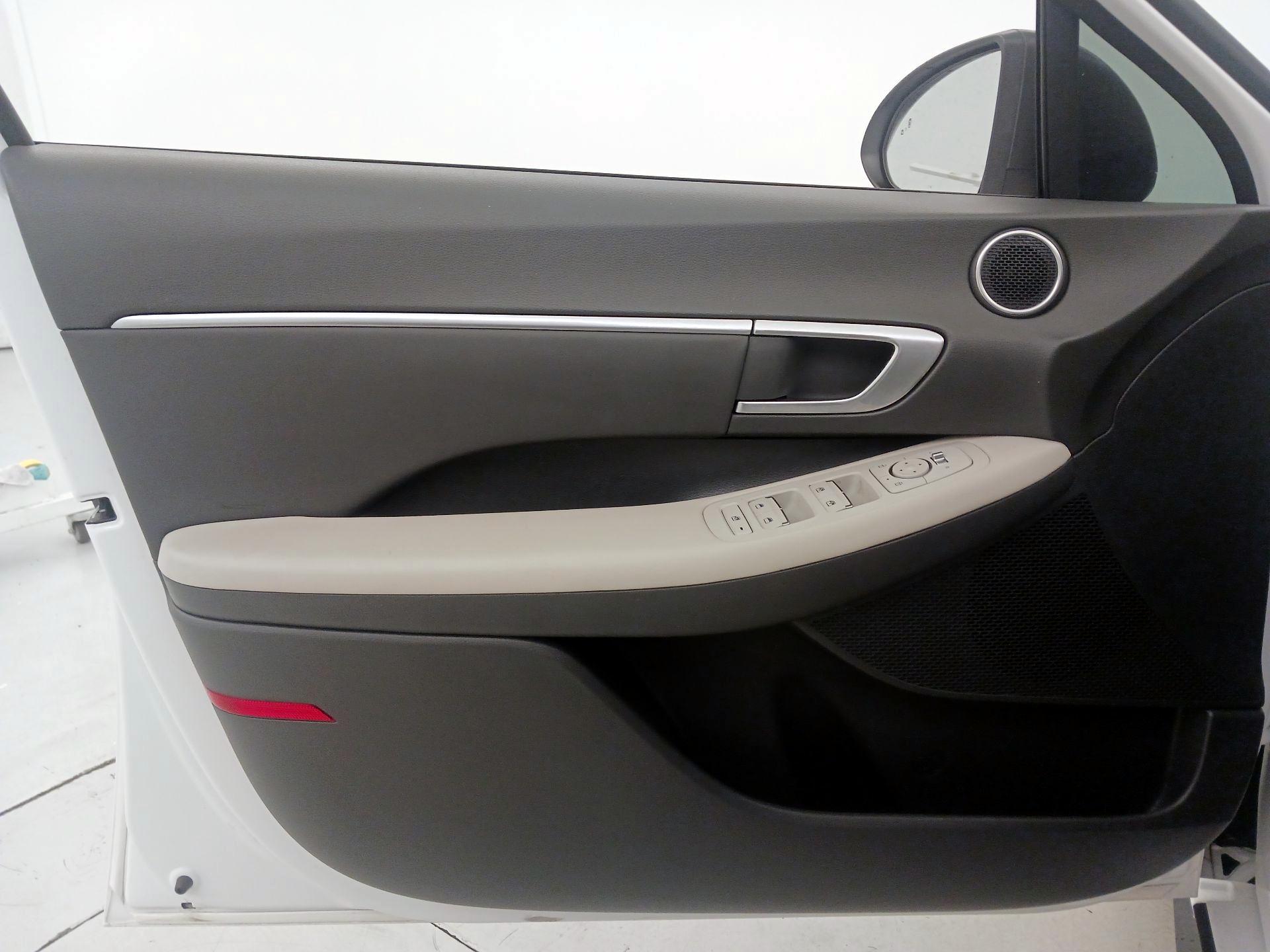 Thumbnail: 2022 Hyundai Sonata - 12