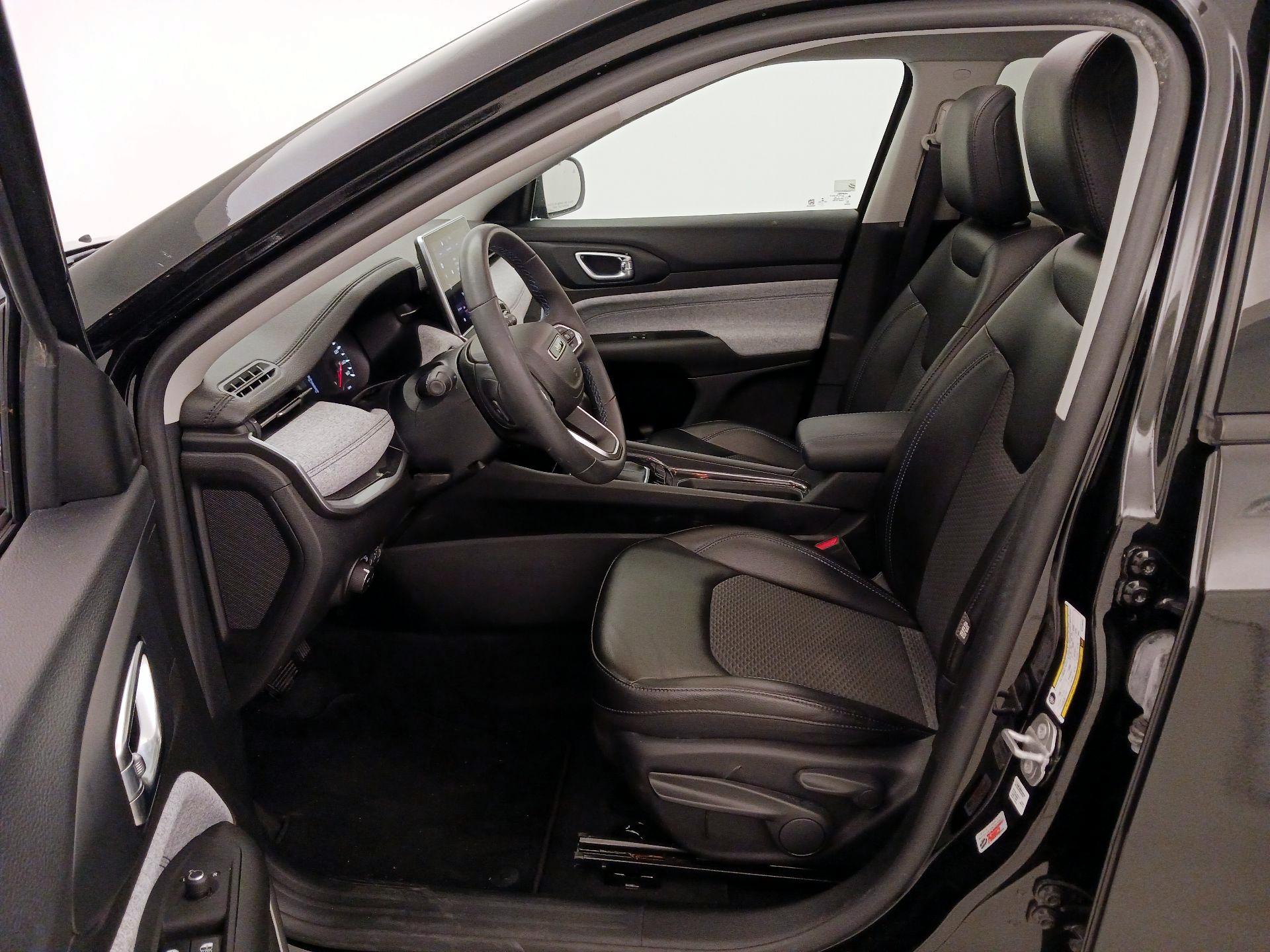 Thumbnail: 2022 Jeep Compass - 11