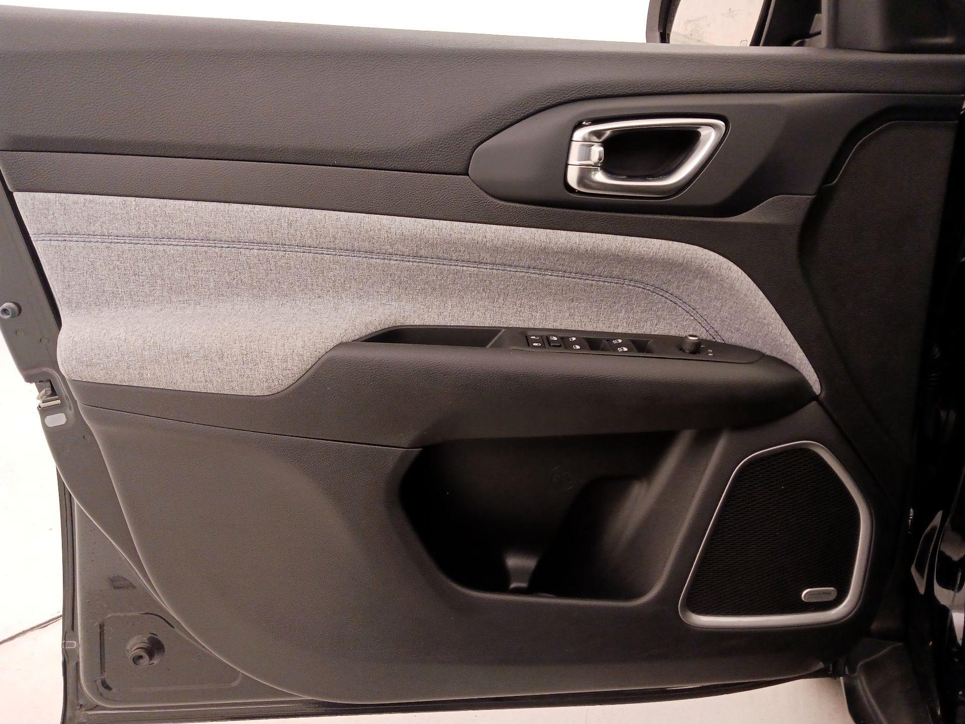 Thumbnail: 2022 Jeep Compass - 12