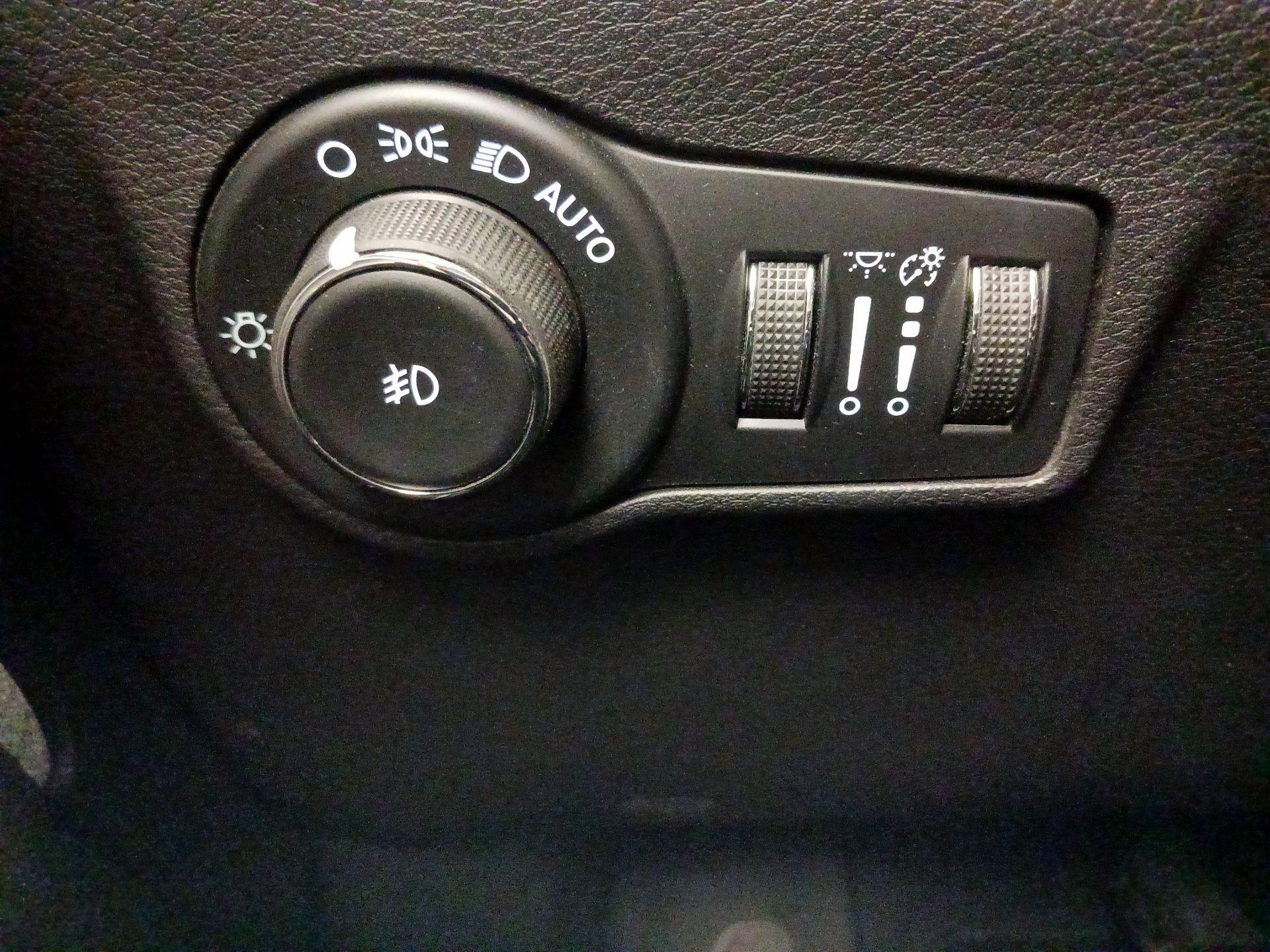Thumbnail: 2022 Jeep Compass - 13