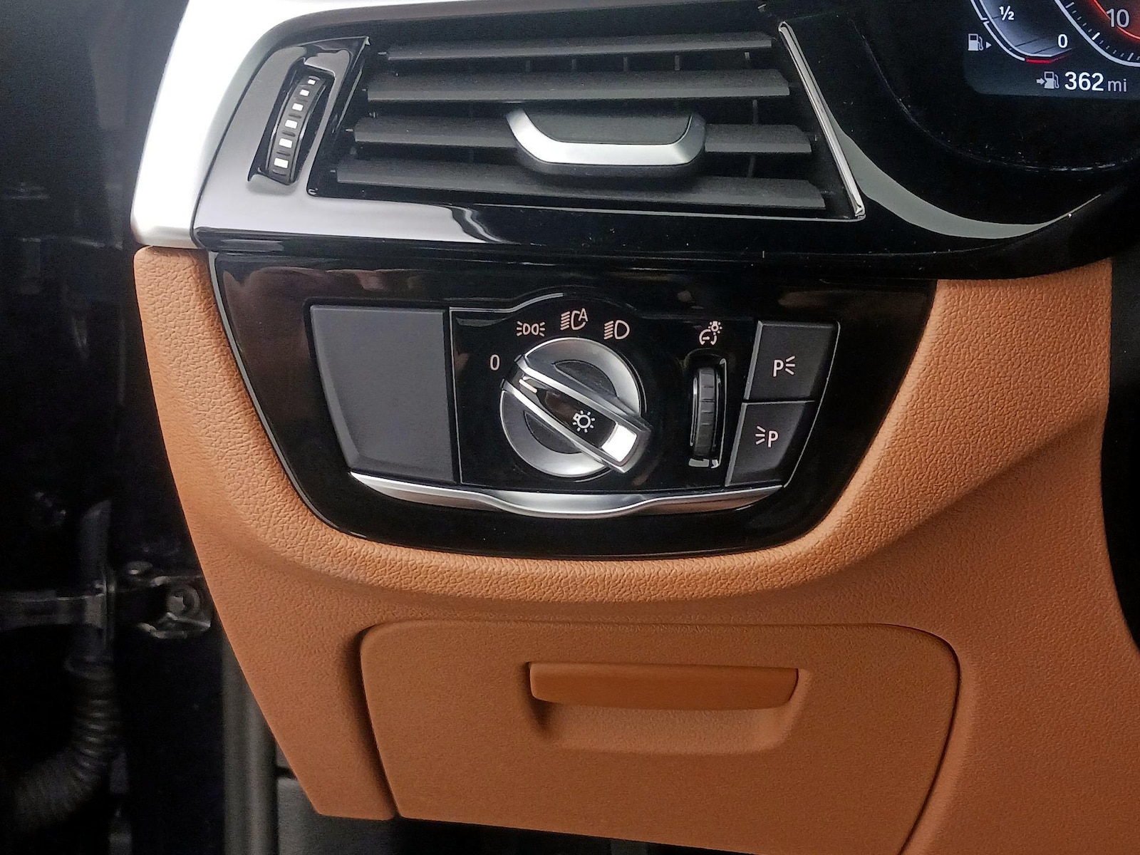 2023 BMW 5 Series 530i - Photo 14