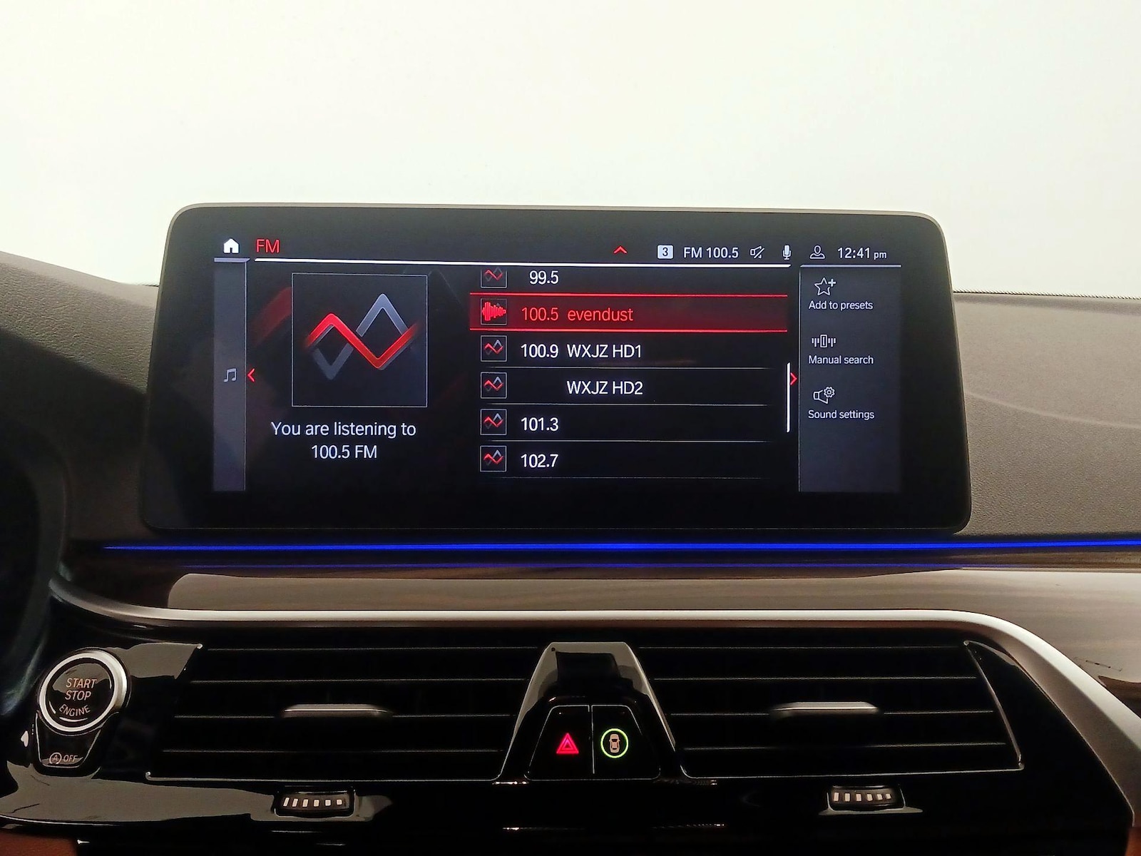 2023 BMW 5 Series 530i - Photo 17