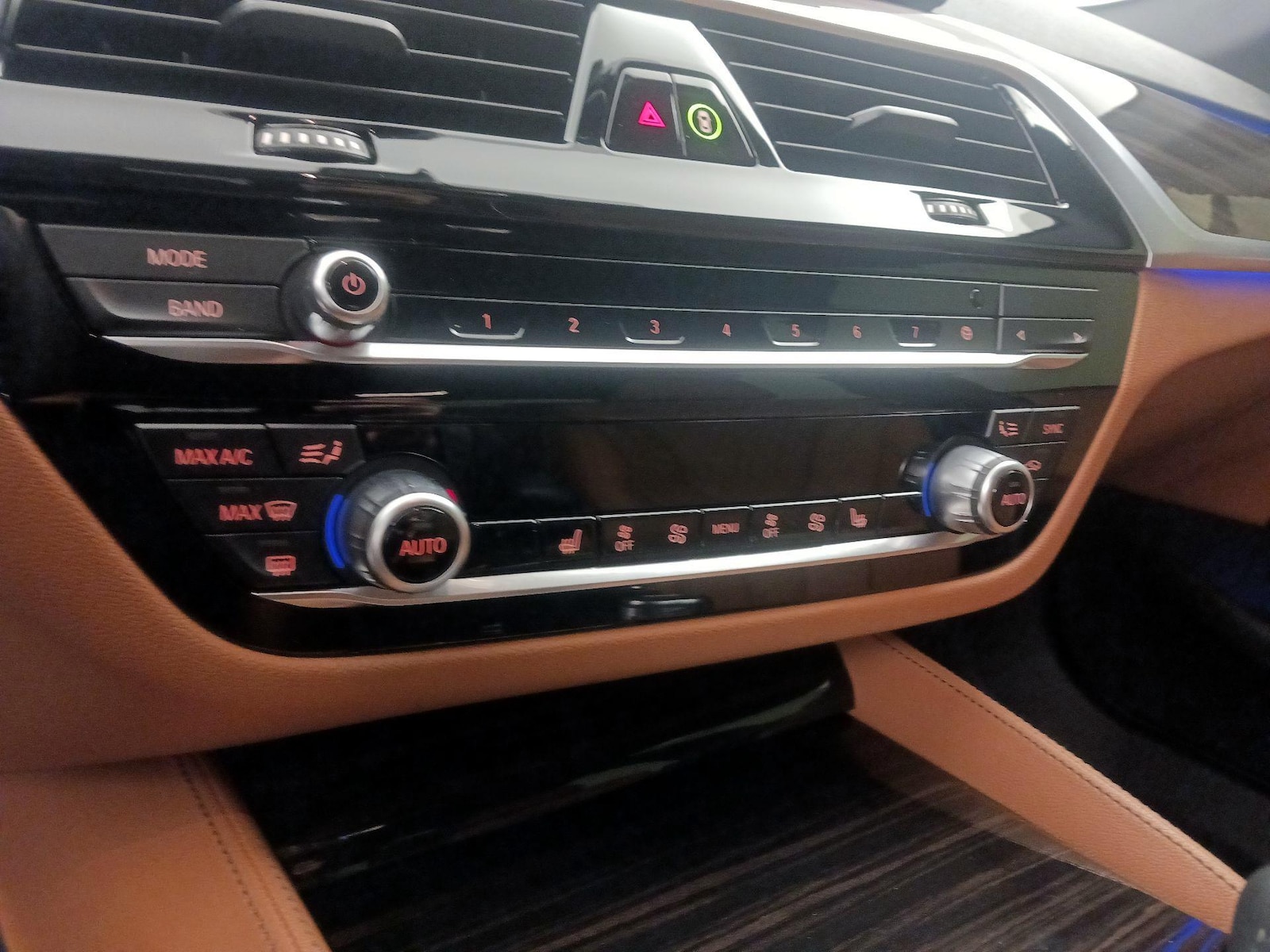 2023 BMW 5 Series 530i - Photo 18
