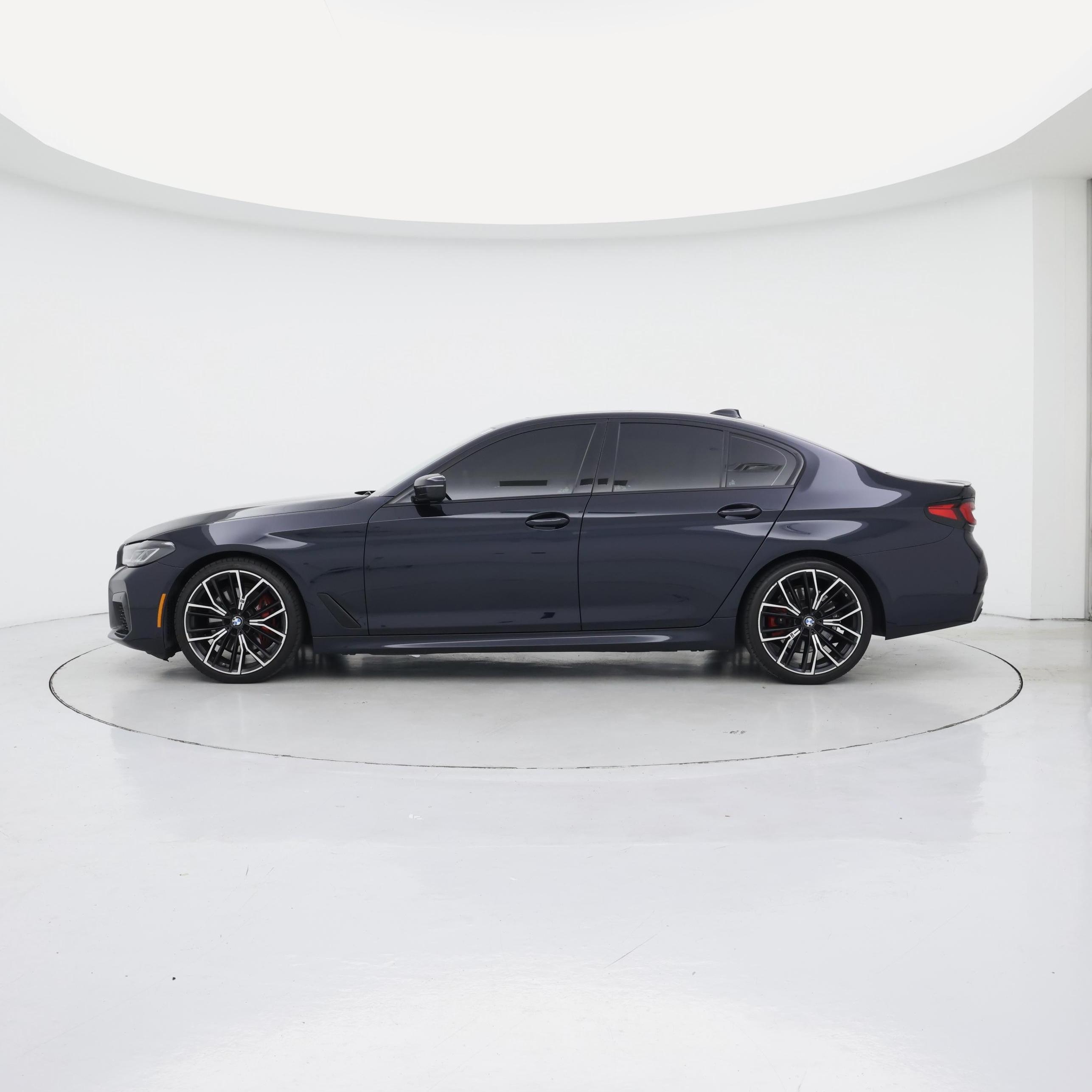 Thumbnail: 2023 BMW 5 Series - 3