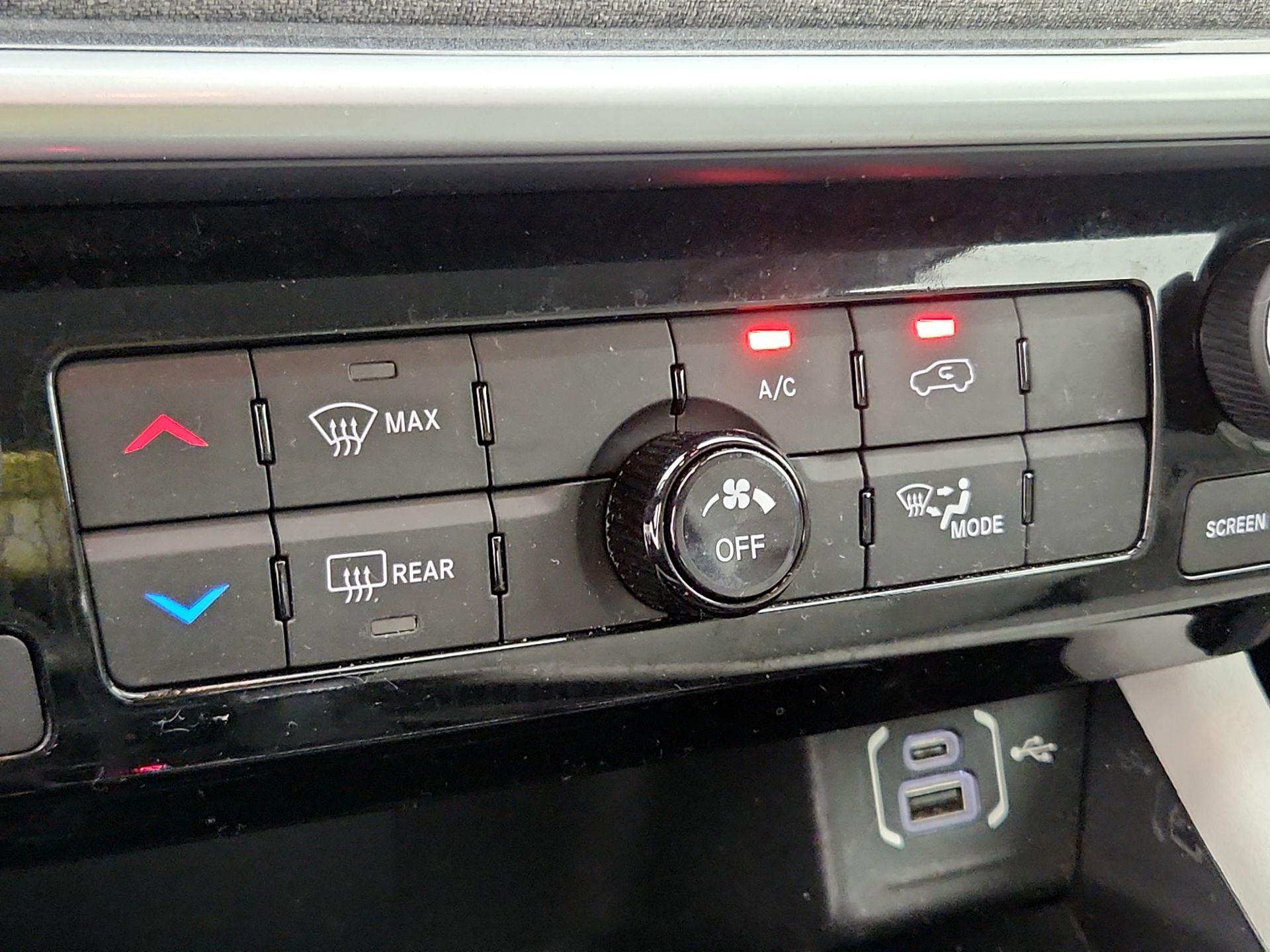 Thumbnail: 2022 Jeep Compass - 16