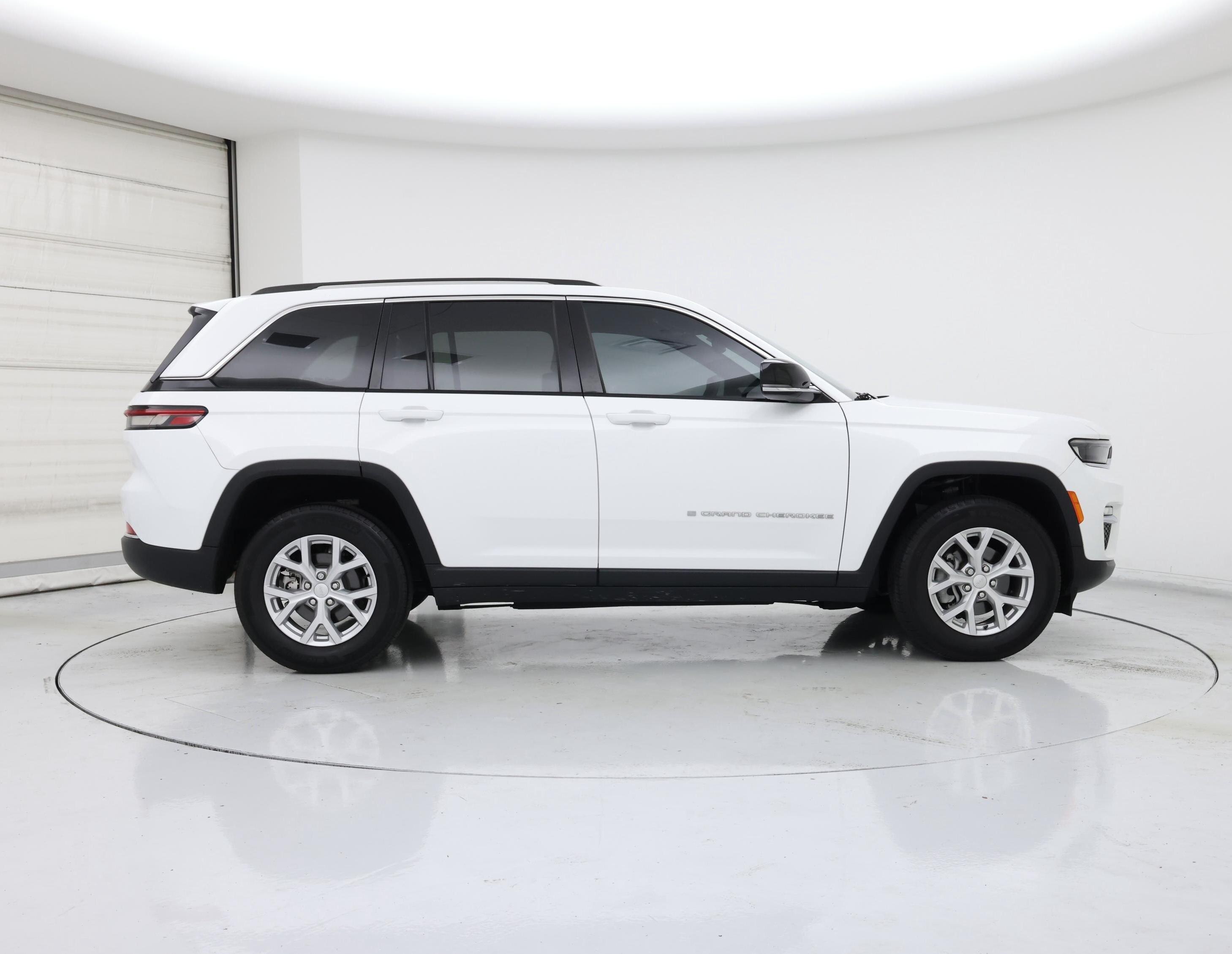 Thumbnail: 2023 Jeep Grand Cherokee - 7
