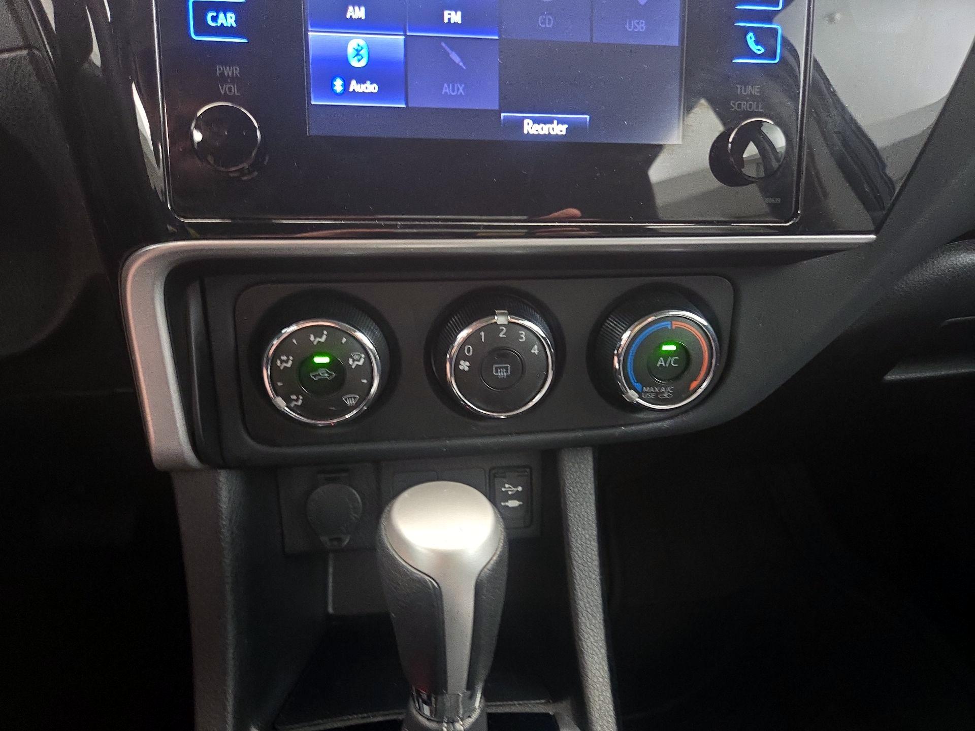 Thumbnail: 2018 Toyota Corolla - 16