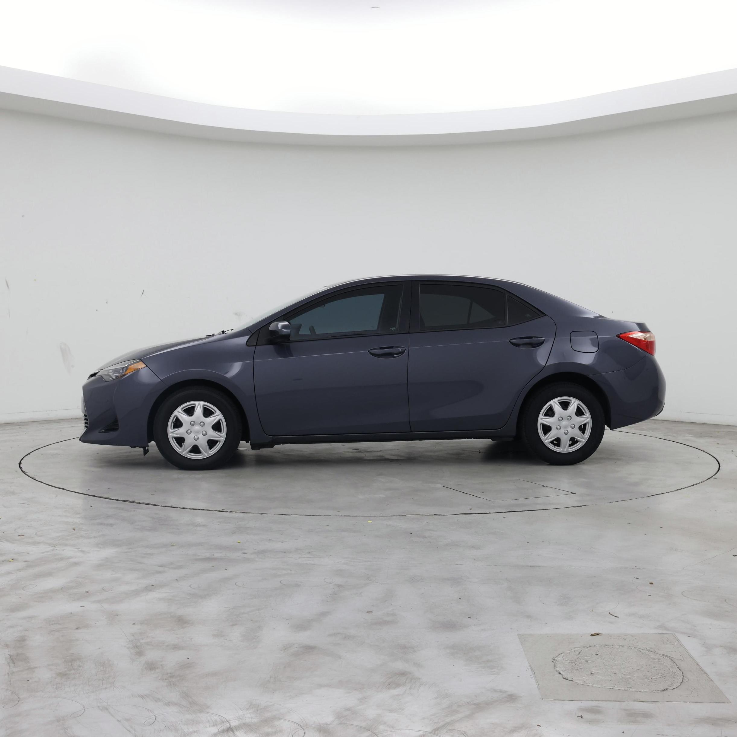 Thumbnail: 2018 Toyota Corolla - 3