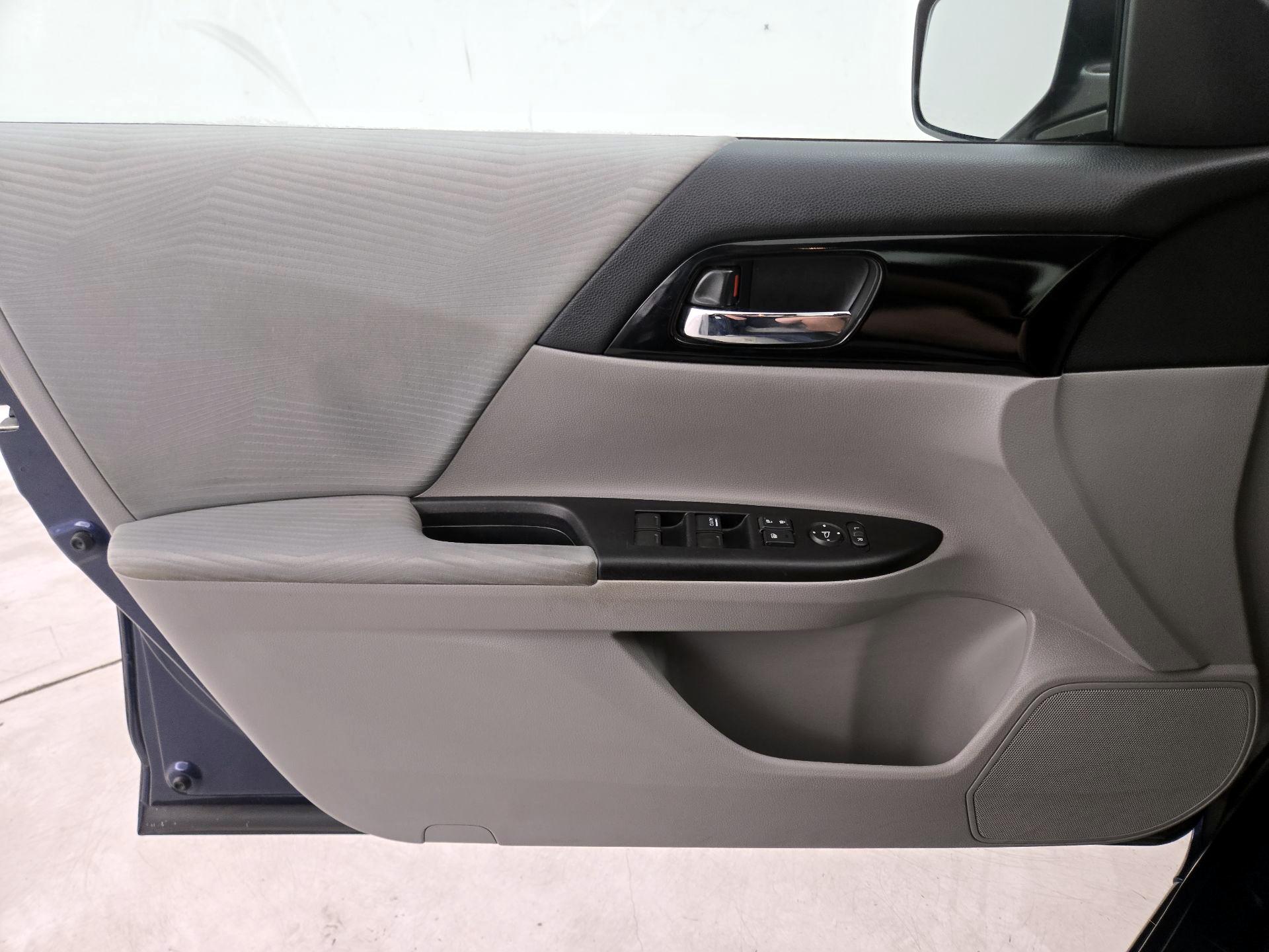 Thumbnail: 2017 Honda Accord - 12