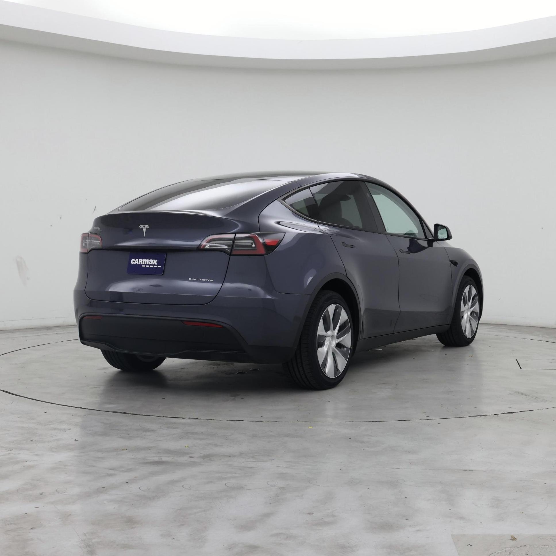 Thumbnail: 2023 Tesla Model Y - 8